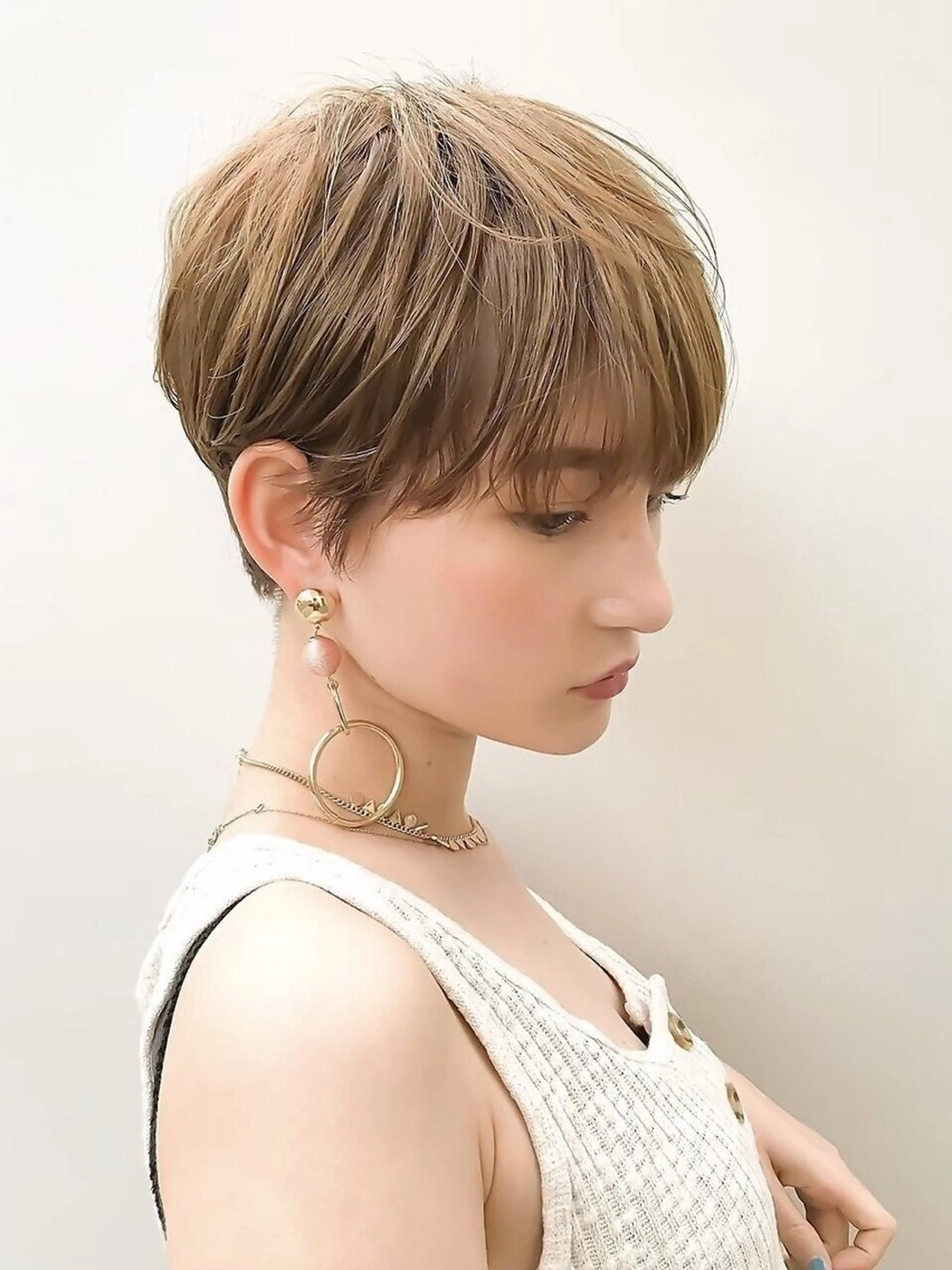 ショート カラー ヘアアレンジ ベージュカラー ブリーチ ダブルカラー ハイトーンカラー ミルクティーベージュ カット ヘアカラー トリートメント ヘッドスパ ヘアセット レイヤーカット/艶髪 🎀笠原 優花🎀のヘアスタイル