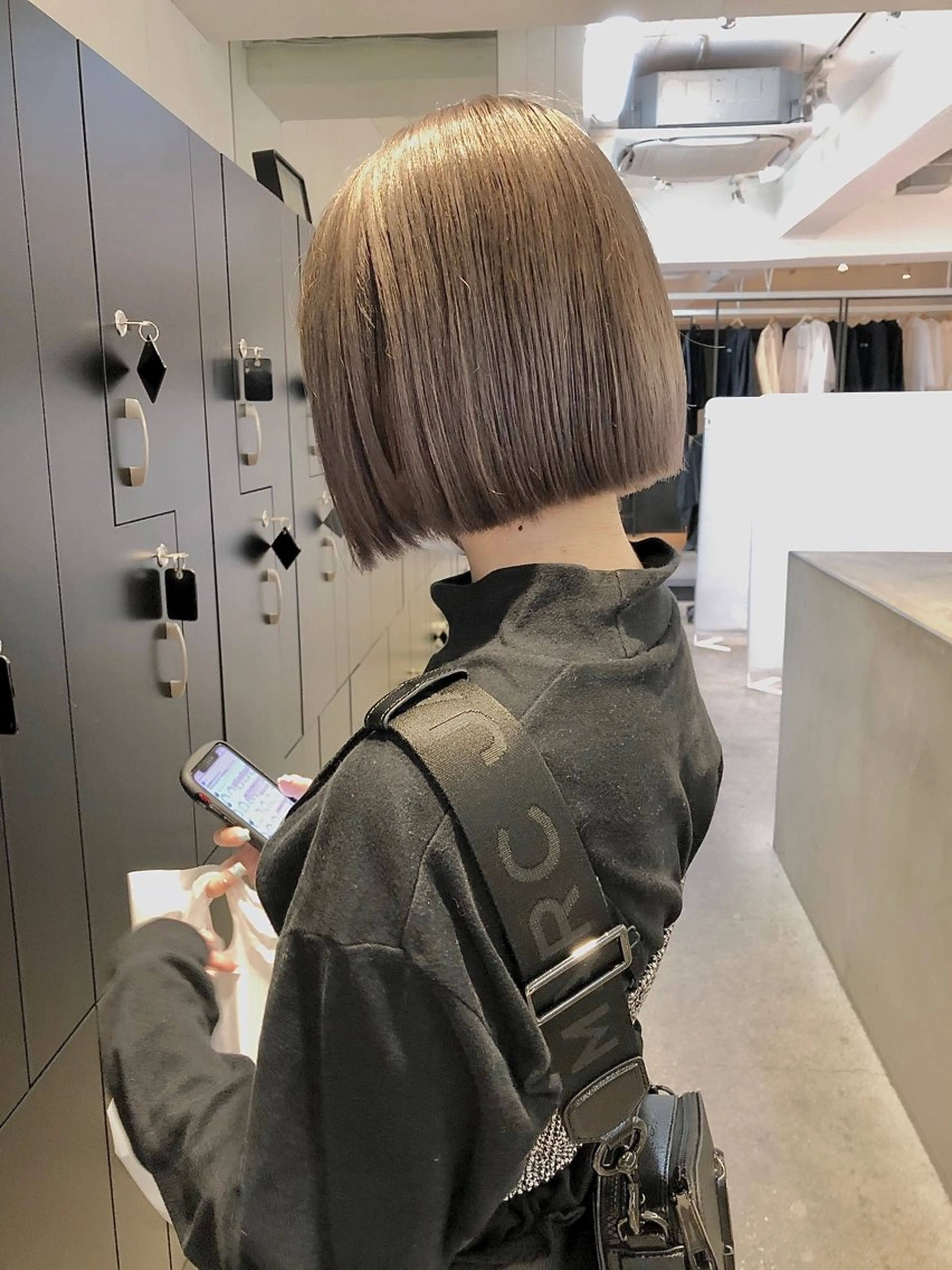 ショート ボブ タンバルモリ 外ハネヘア 縮毛矯正、 押野七大のヘアスタイル