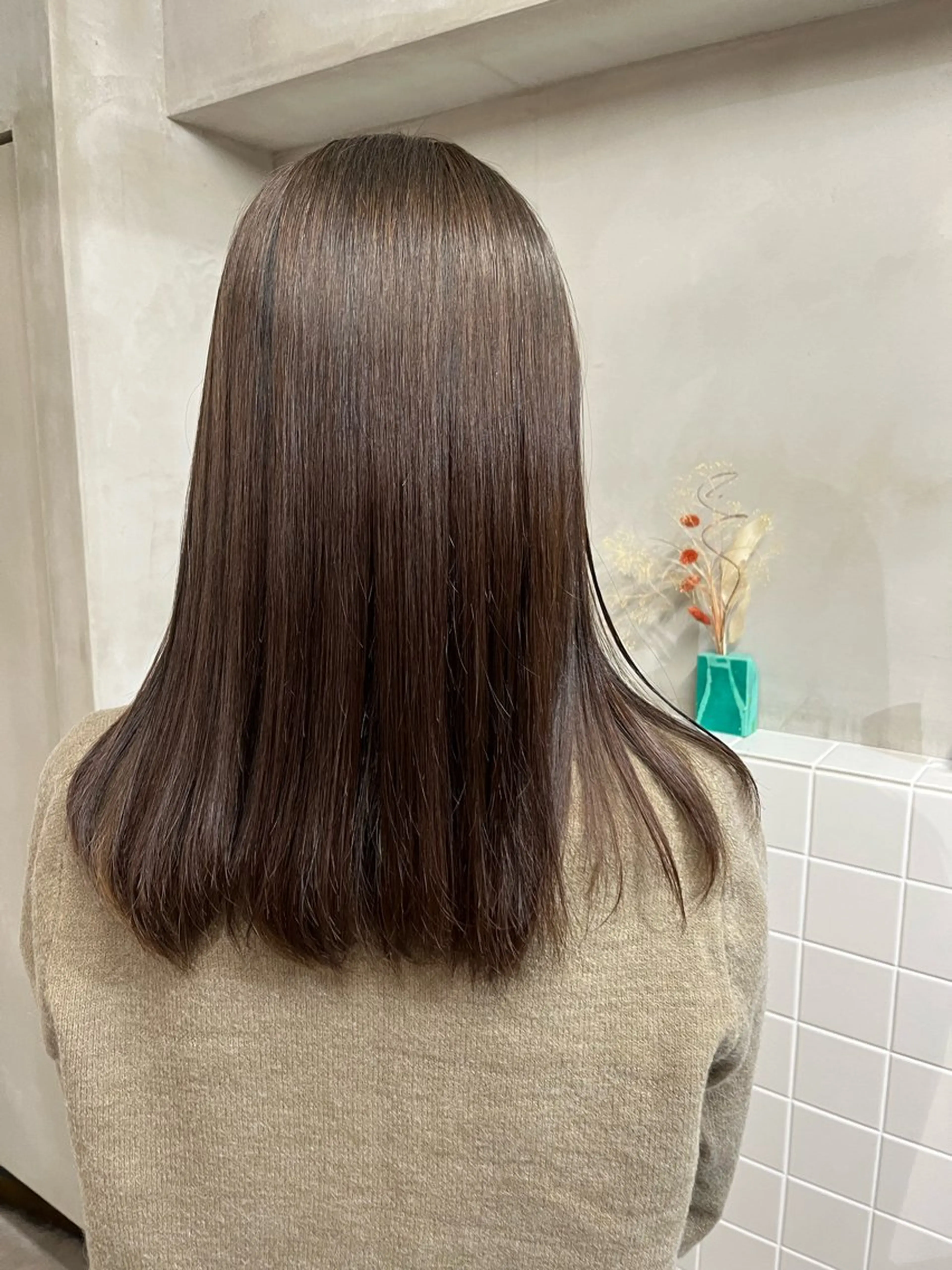 セミロング アッシュ アッシュブラウン anon Loemのヘアスタイル