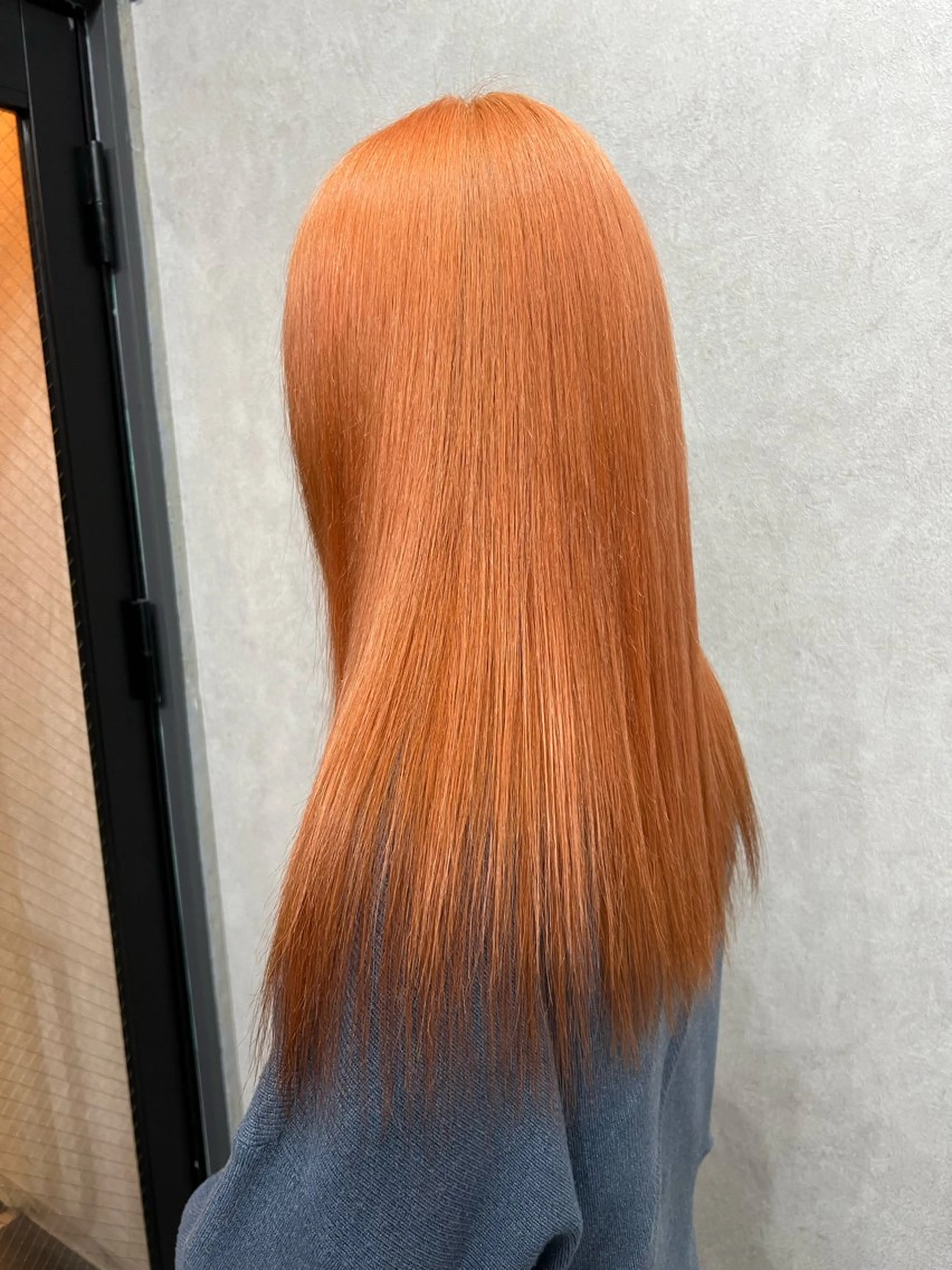 ロング ヘアカラー maya レイヤーカットのヘアスタイル