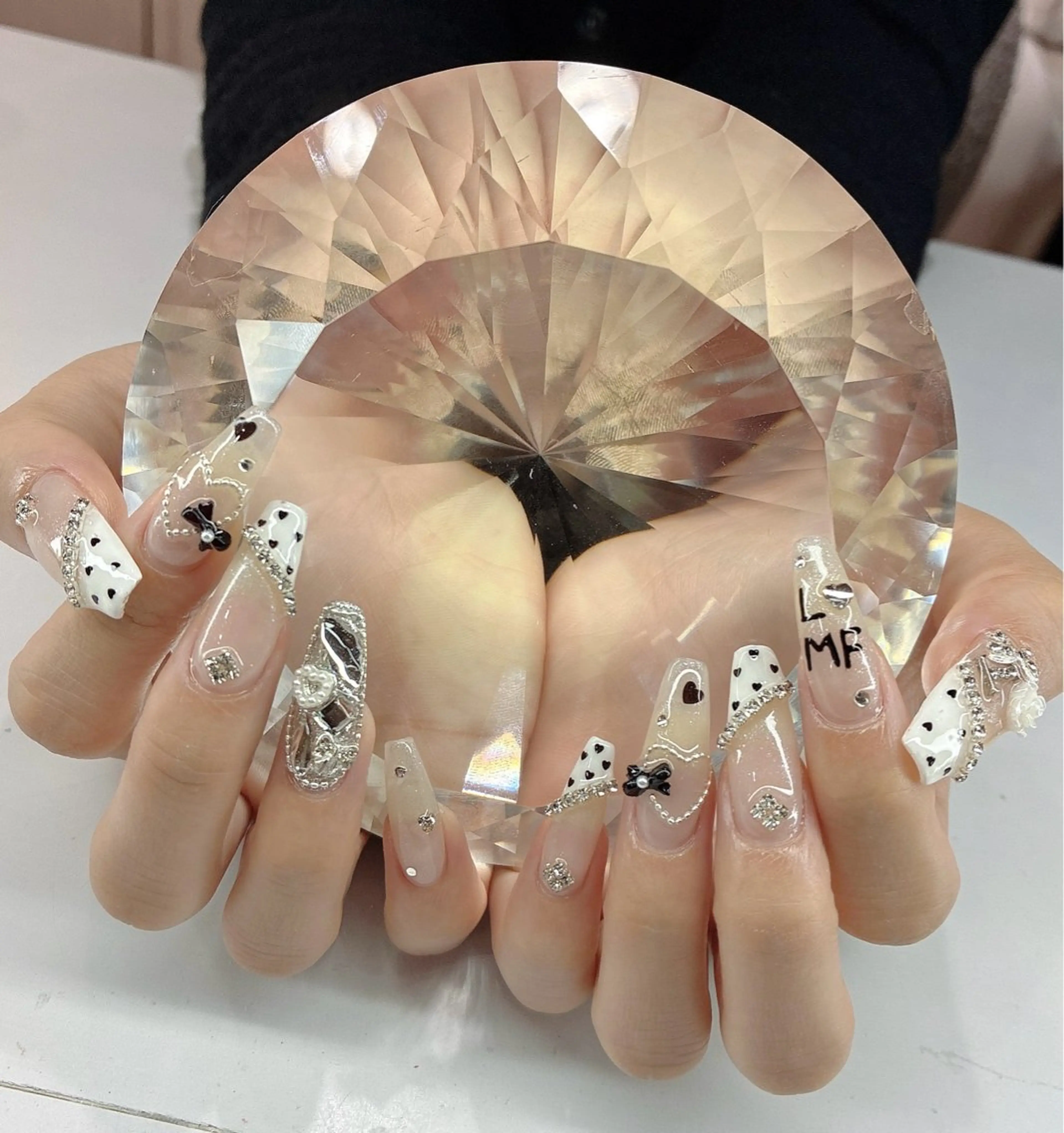 ネイル ハンドネイル LoaChaton kaeのネイルデザイン