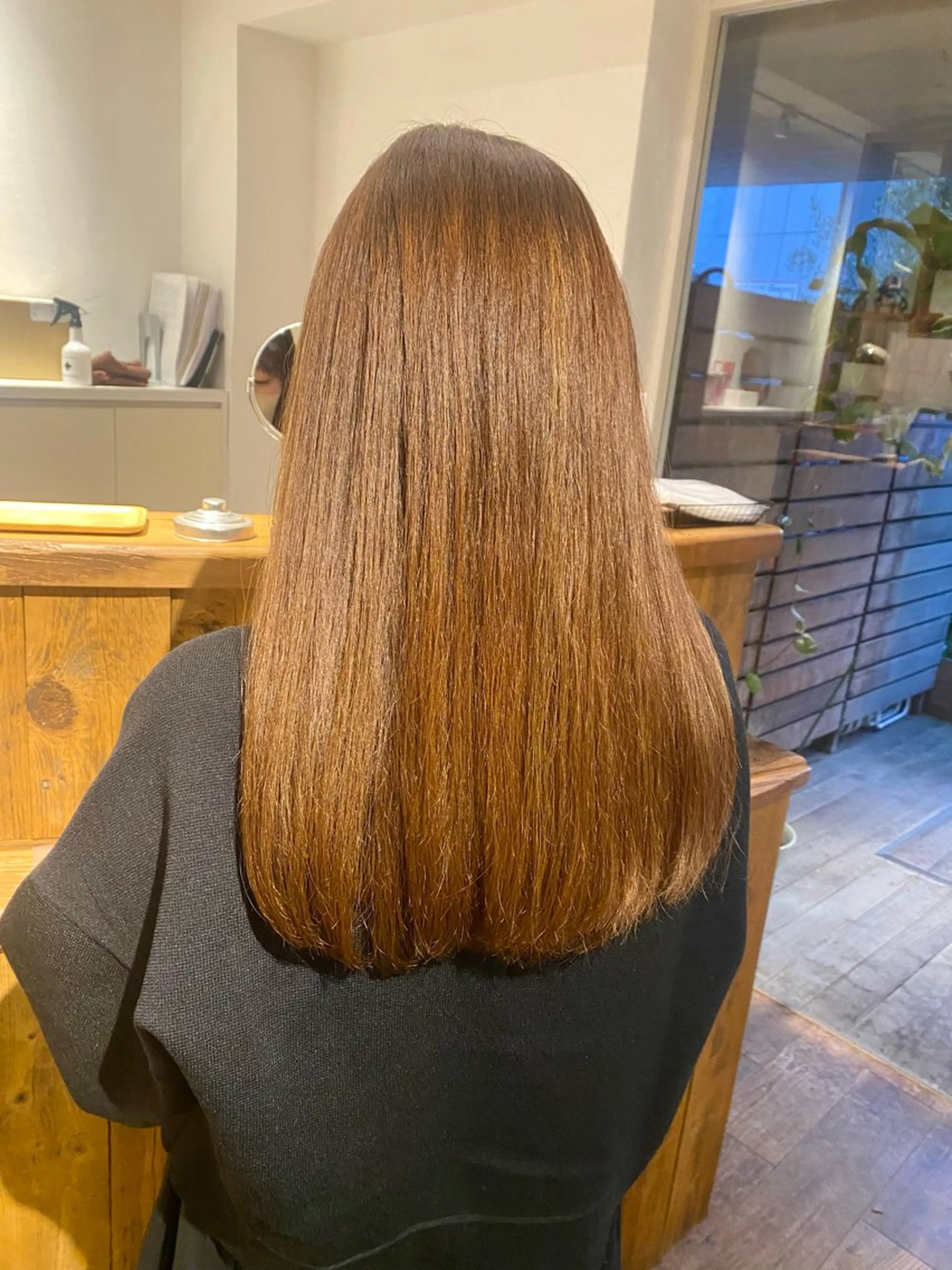 ロング BELLA TOMOMIのヘアスタイル