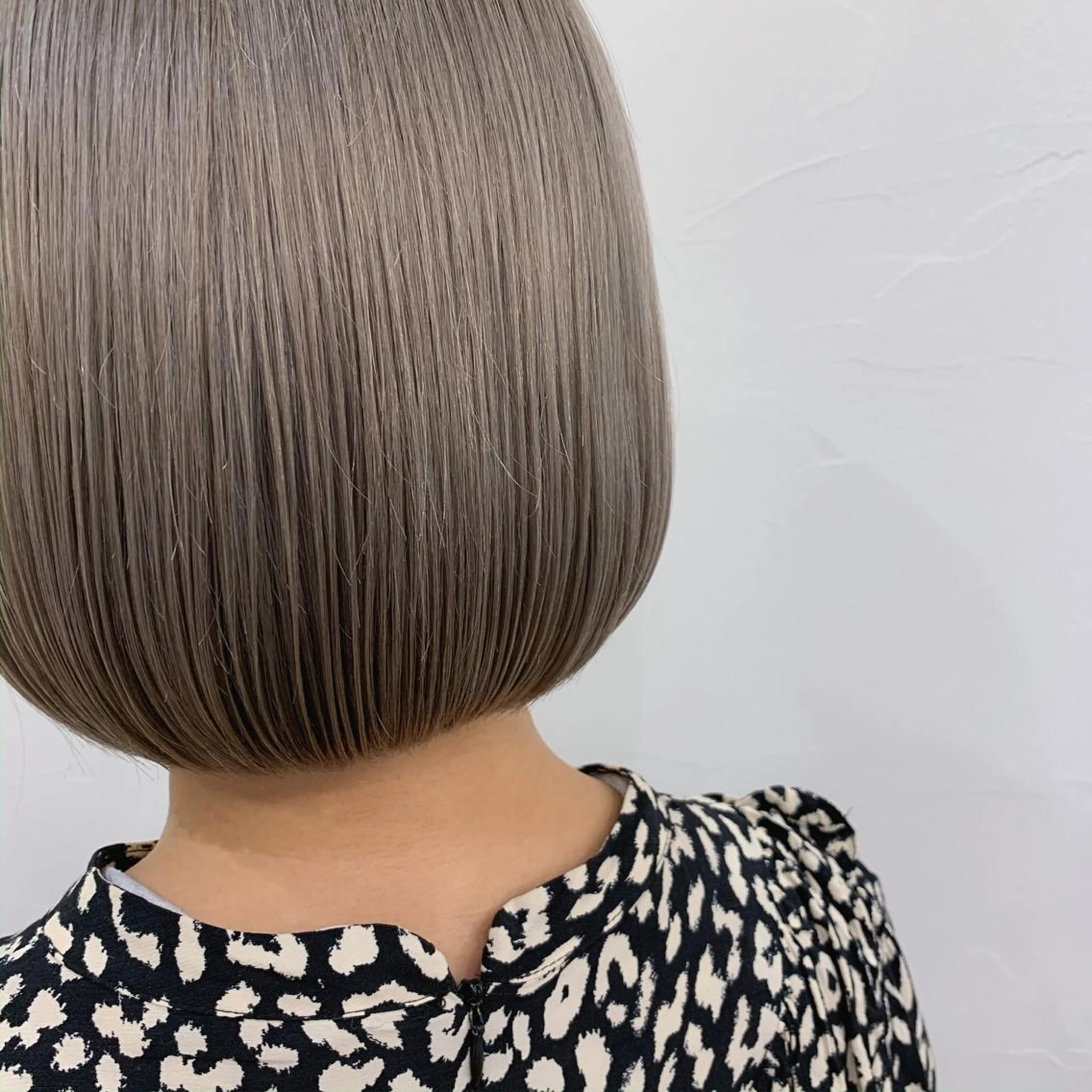 ショート カラー アディクシーカラー アクアカラー アッシュ バレイヤージュ ベージュカラー ヘアカラー トリートメント Lome'所属・✨ブリーチマスター✨ オクヤマヨウスケのヘアスタイル