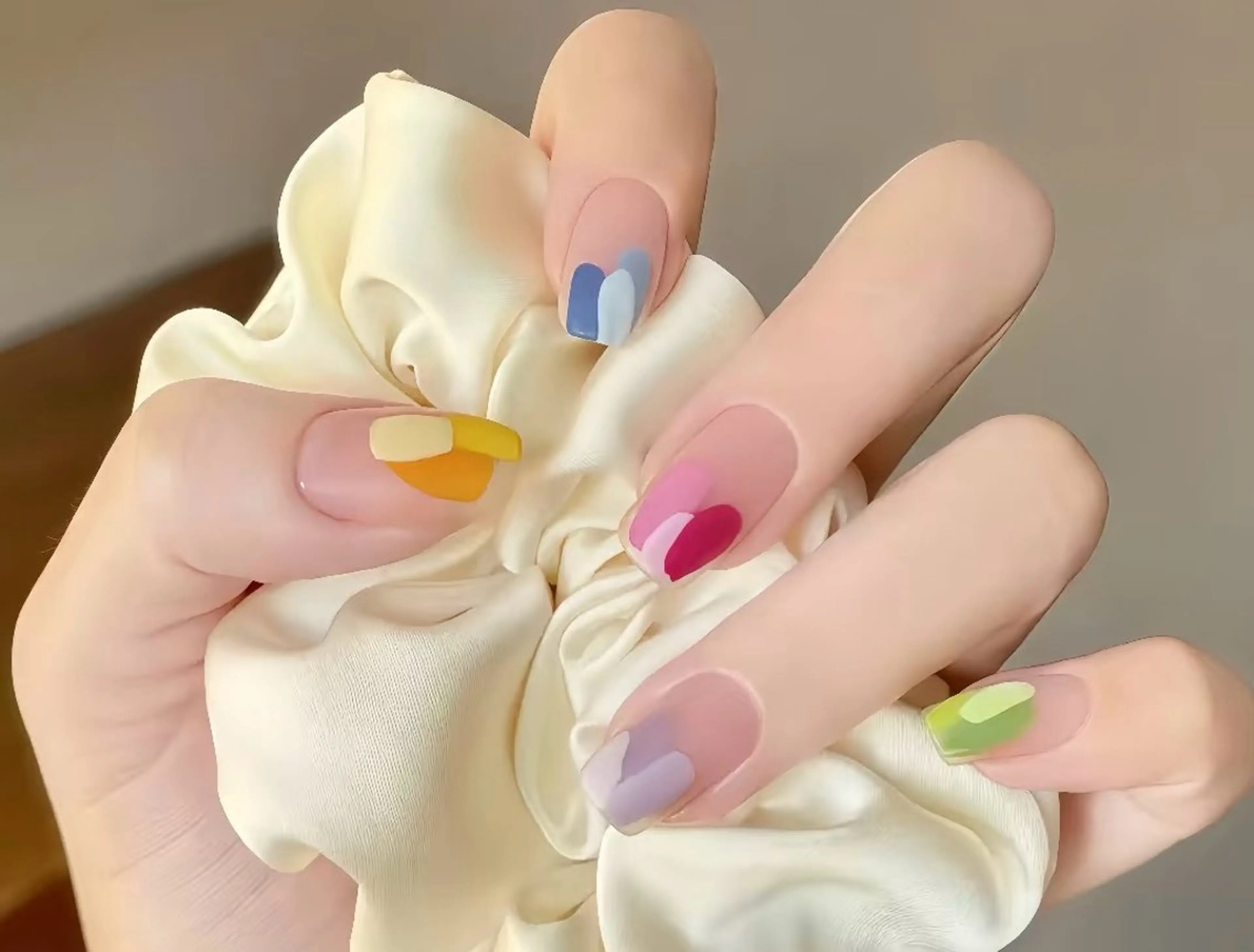 ネイル 高木 維麗絲のネイルデザイン