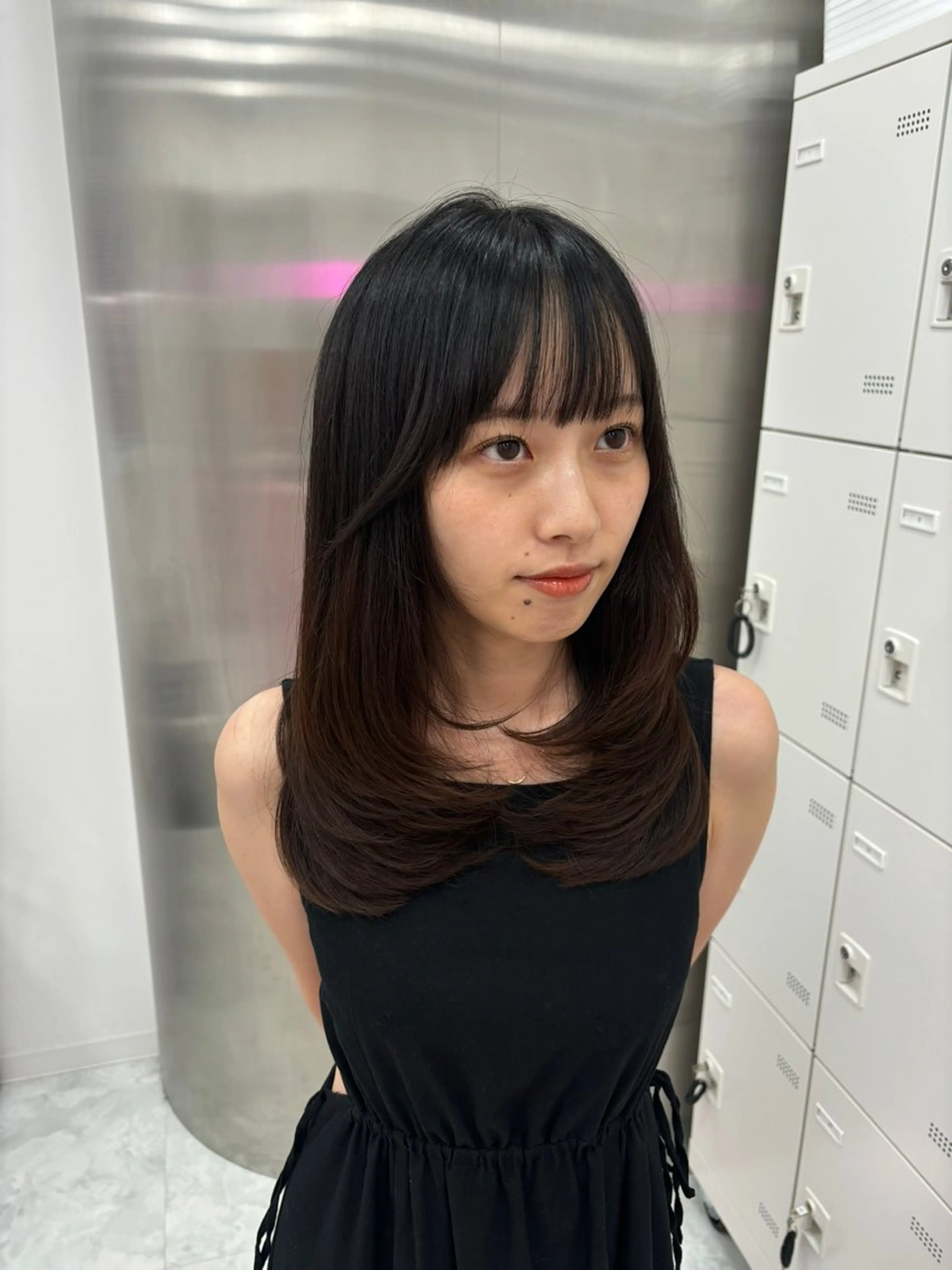 ミディアム カット ヘアカラー トリートメント ヘッドスパ ヘアセット 韓国レイヤー ハッシュカットのヘアスタイル