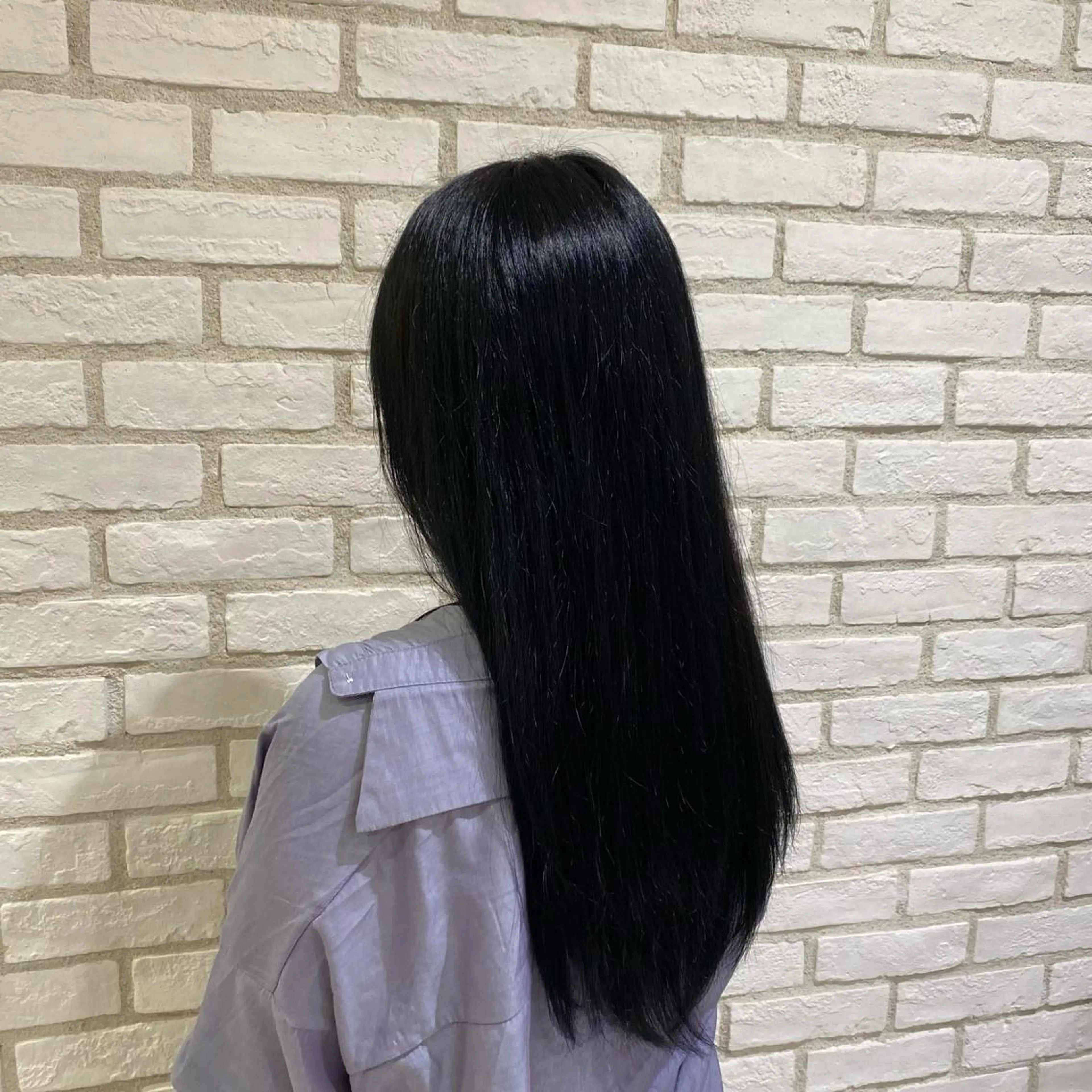 ロング カラー 黒髪 ブルーカラー ブルーブラック 藤井 花梨のヘアスタイル
