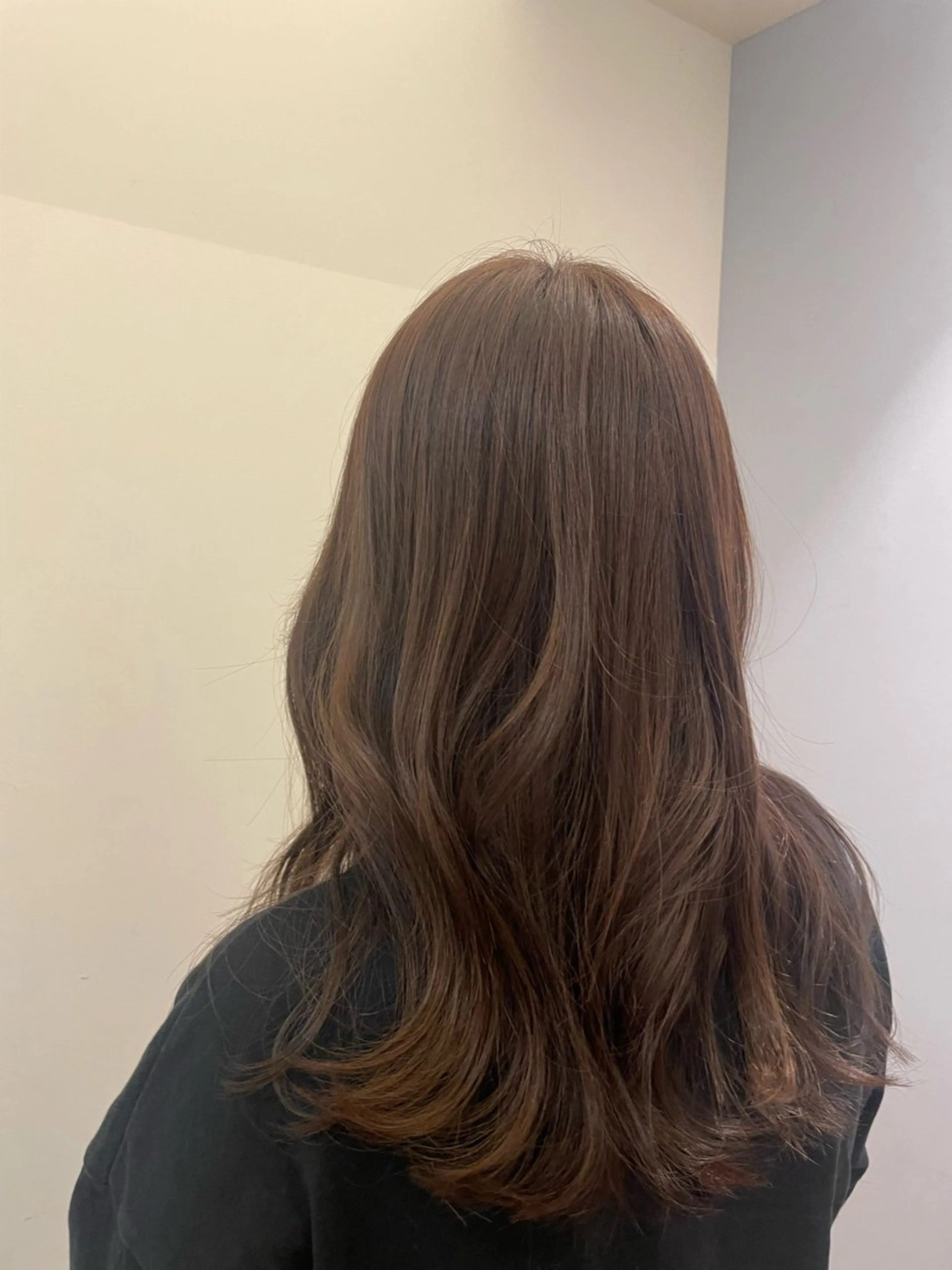 セミロング Hairs Gallery所属・透明感カラー✨南 津麦のヘアスタイル