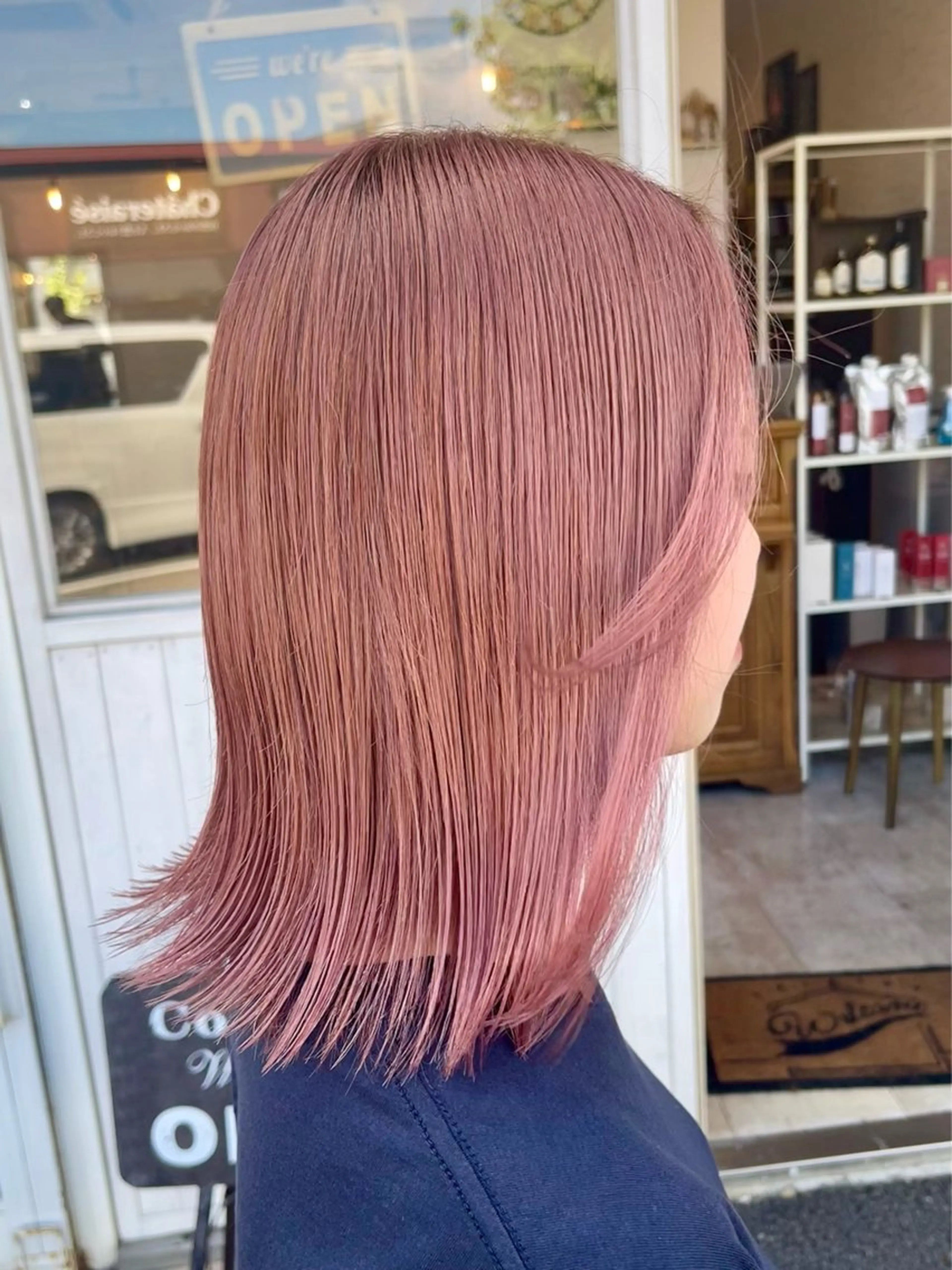 ミディアム カット ヘアカラー 🍭透明感カラー 志賀拓海🍬🌈のヘアスタイル