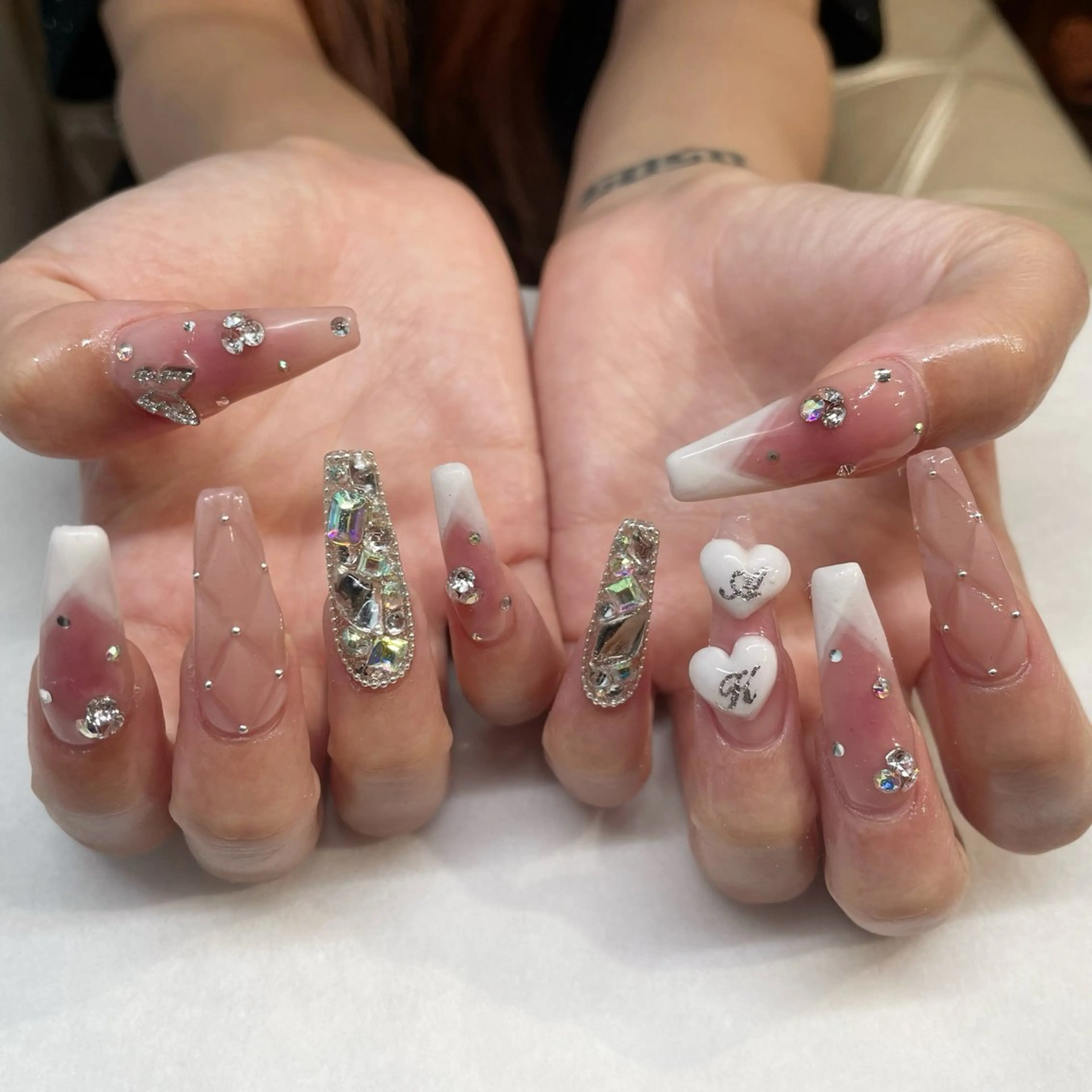 ネイル ハンドネイル 💎🐰 saki. m 🐰💎のネイルデザイン