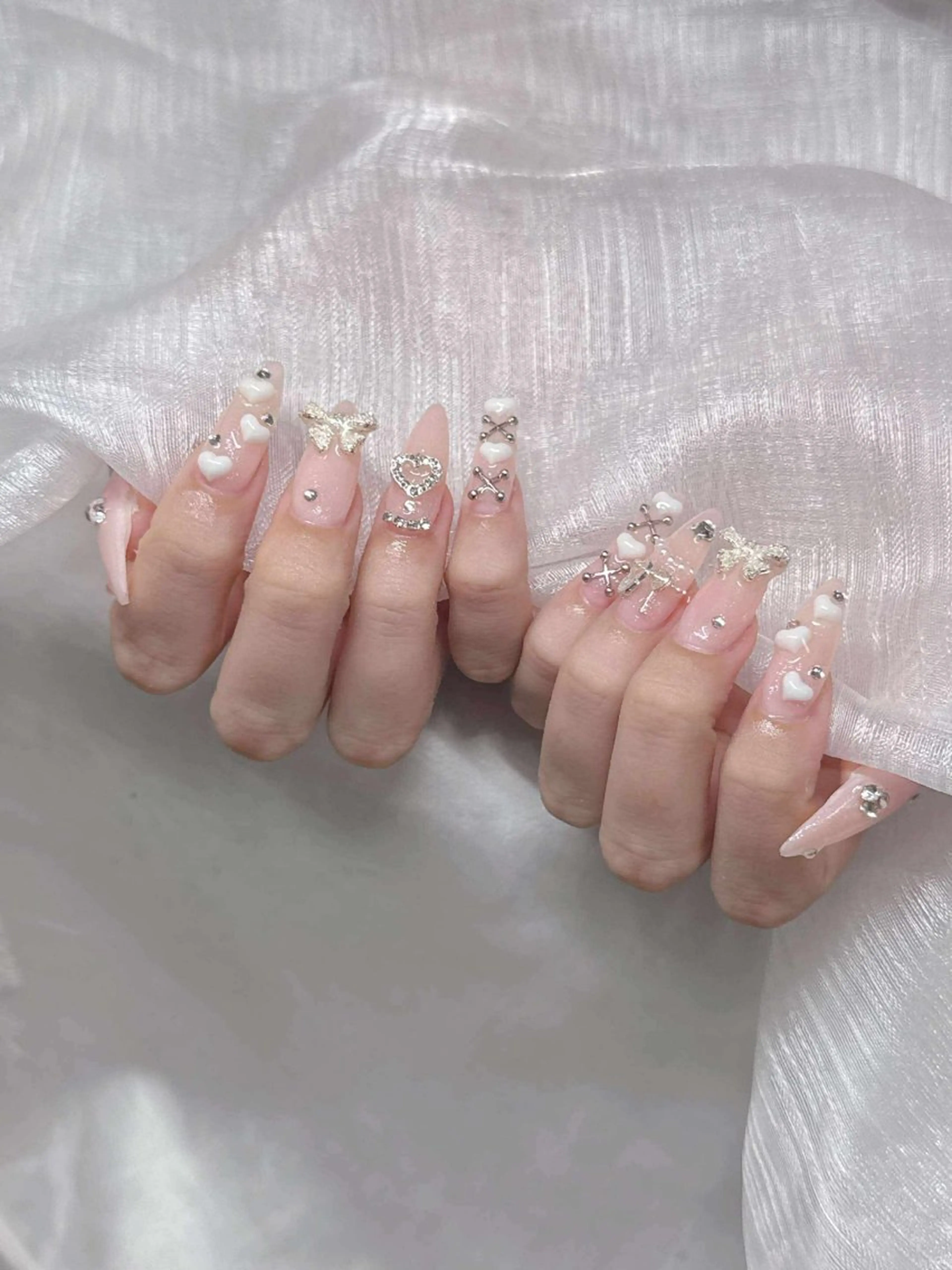 ネイル 長さ出し グラデーション 卒業式 キラキラネイル マグネットネイル ハンドネイル Lee Nailsのネイルデザイン