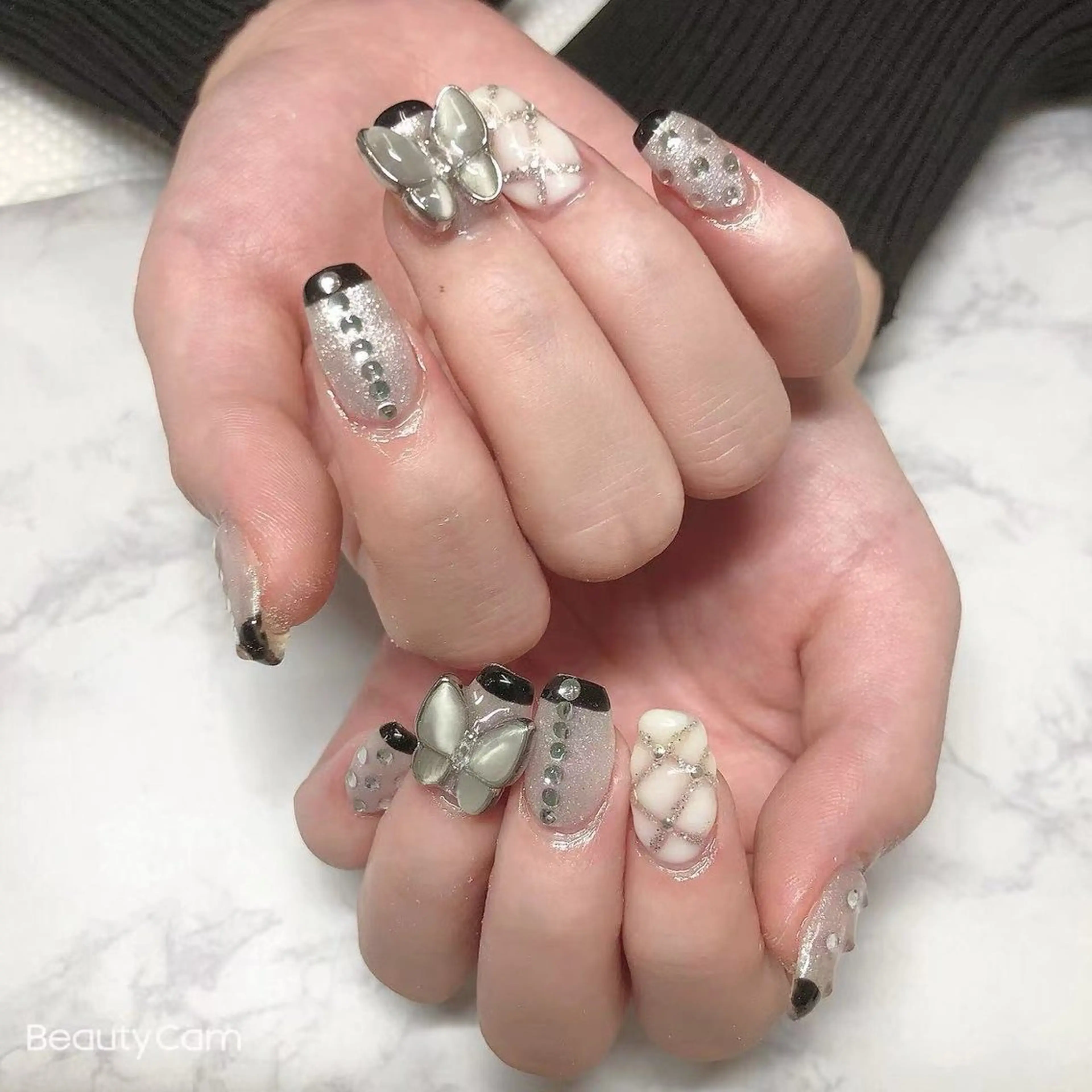 ネイル Minoan Tのネイルデザイン