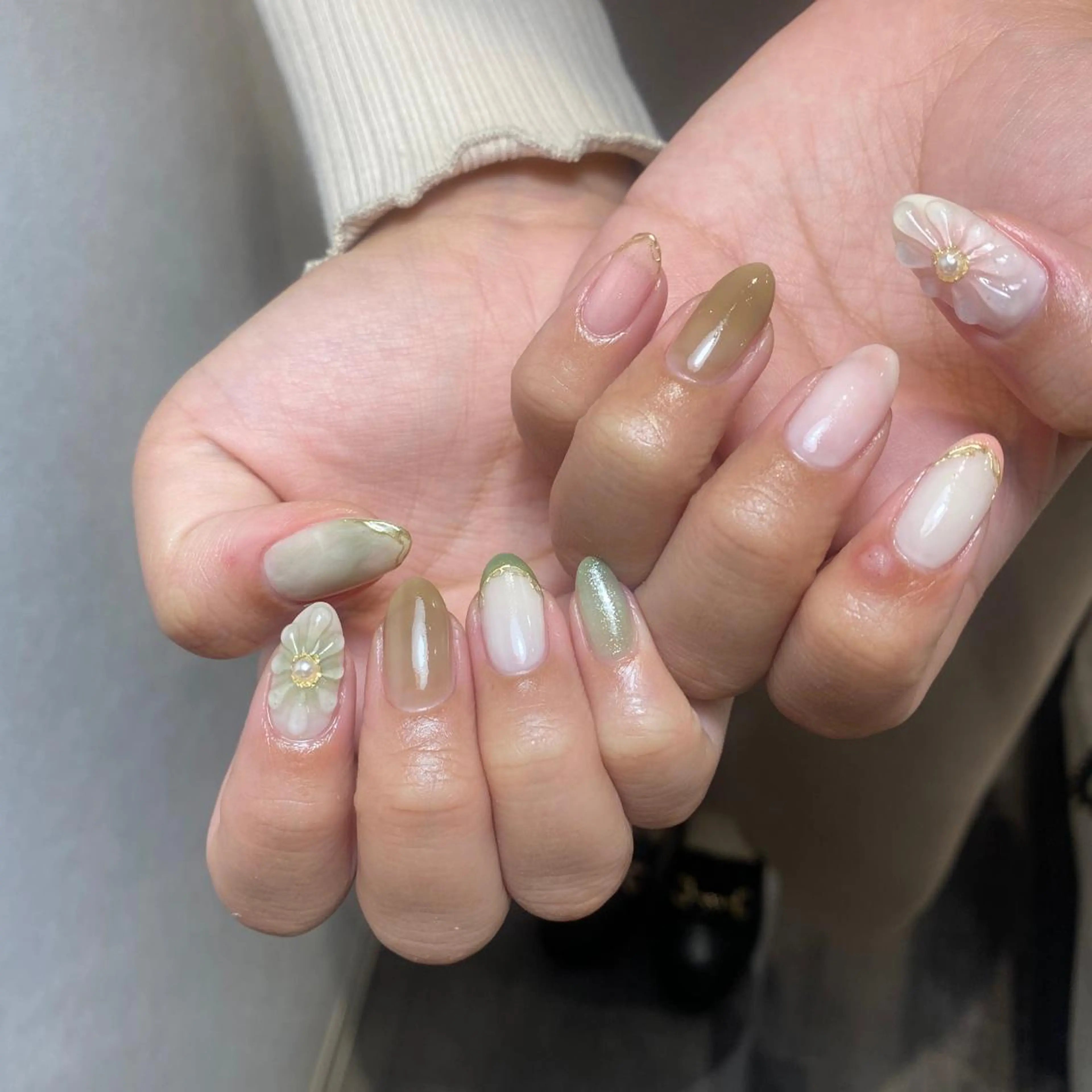 ネイル ハンドネイル NINEnami ニュアンスネイルのネイルデザイン