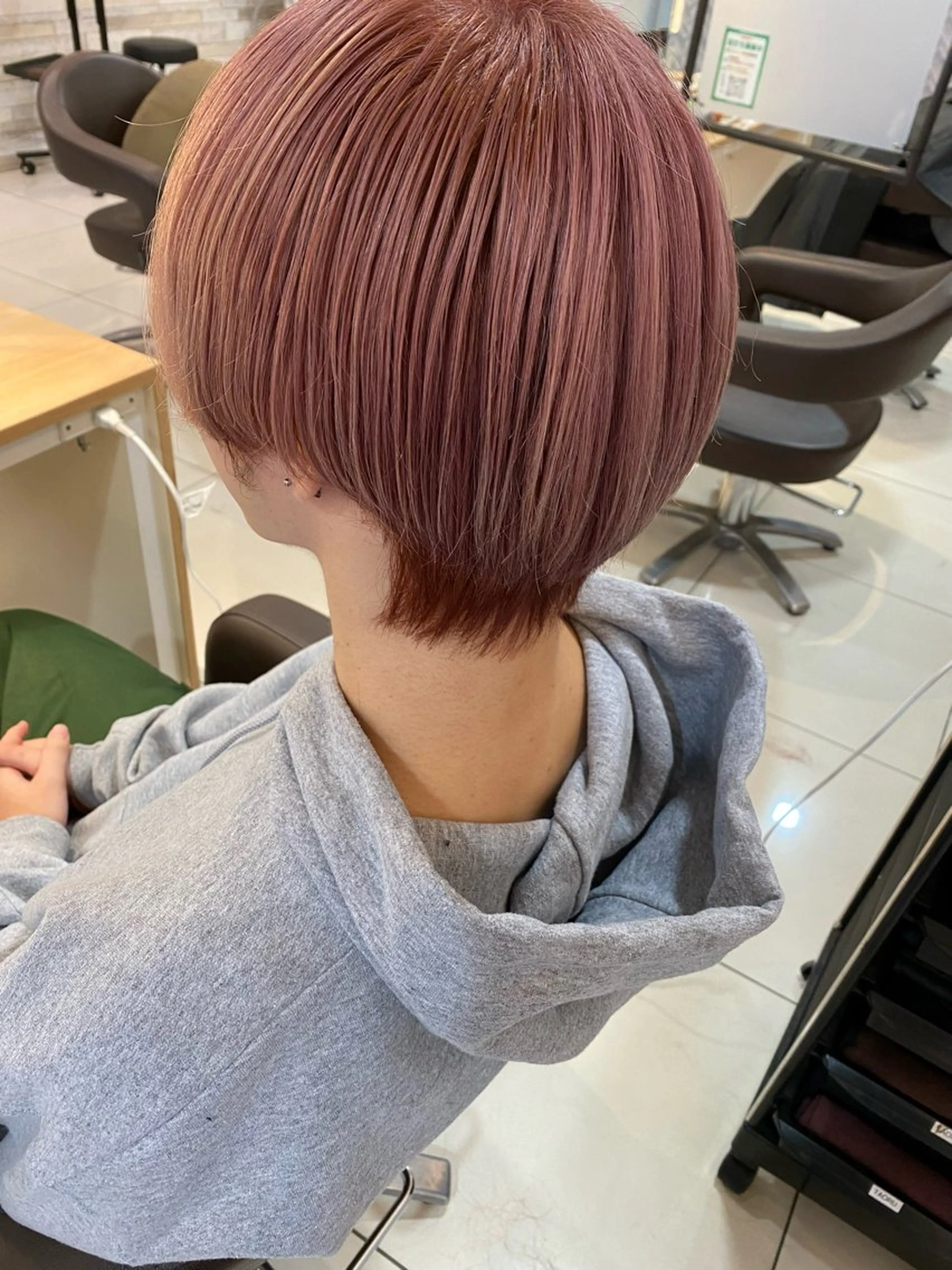 ショート カラー メンズ 切りっぱなしボブ メンズブリーチ メンズ韓国風 メンズパーマ メンズツイストパーマ 波巻き/メンズ/ ショート/☆いとみなのその他イメージ