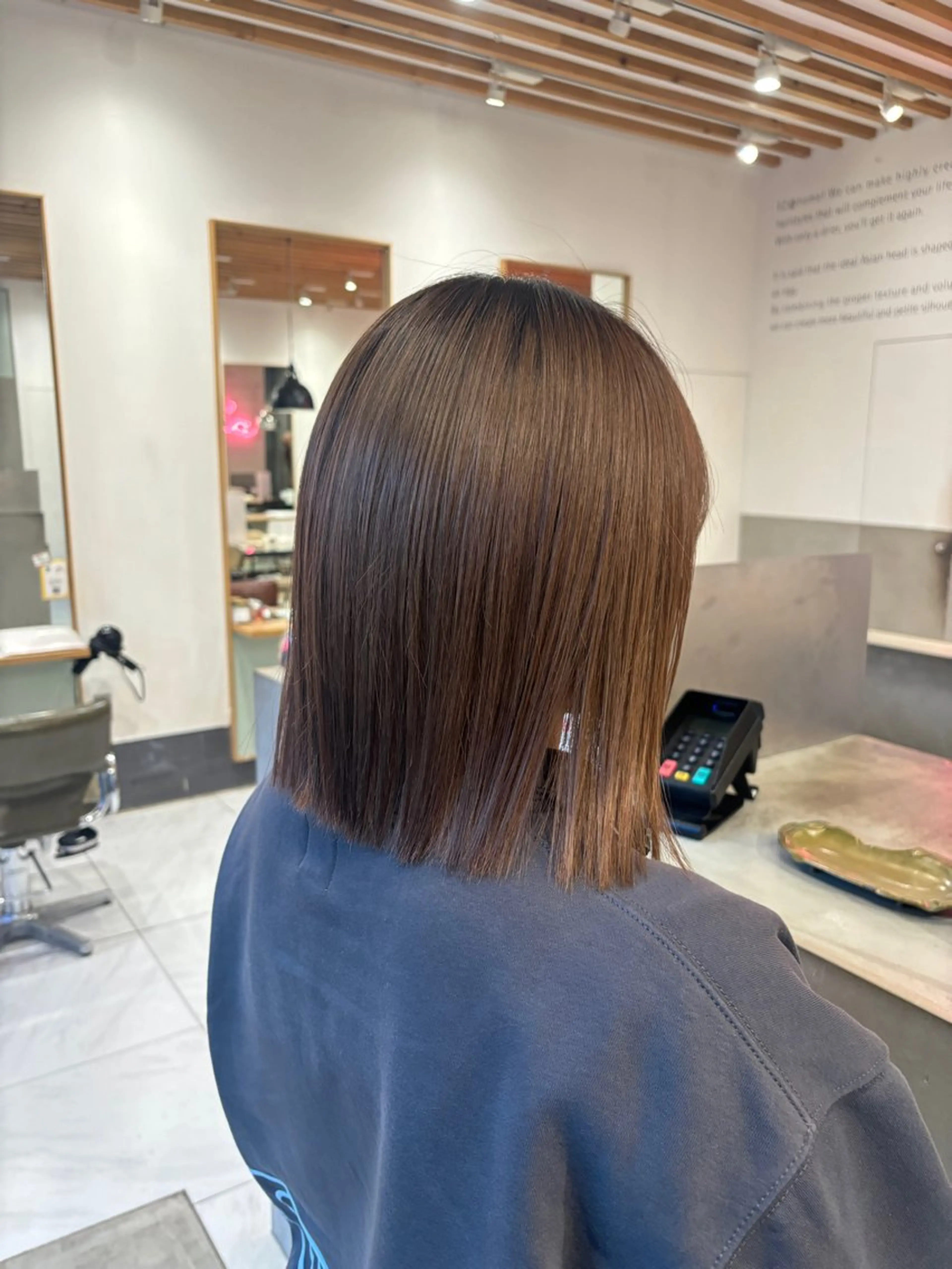ミディアム カット ️🩵RINKA/ ハイトーンカラー🩵のヘアスタイル