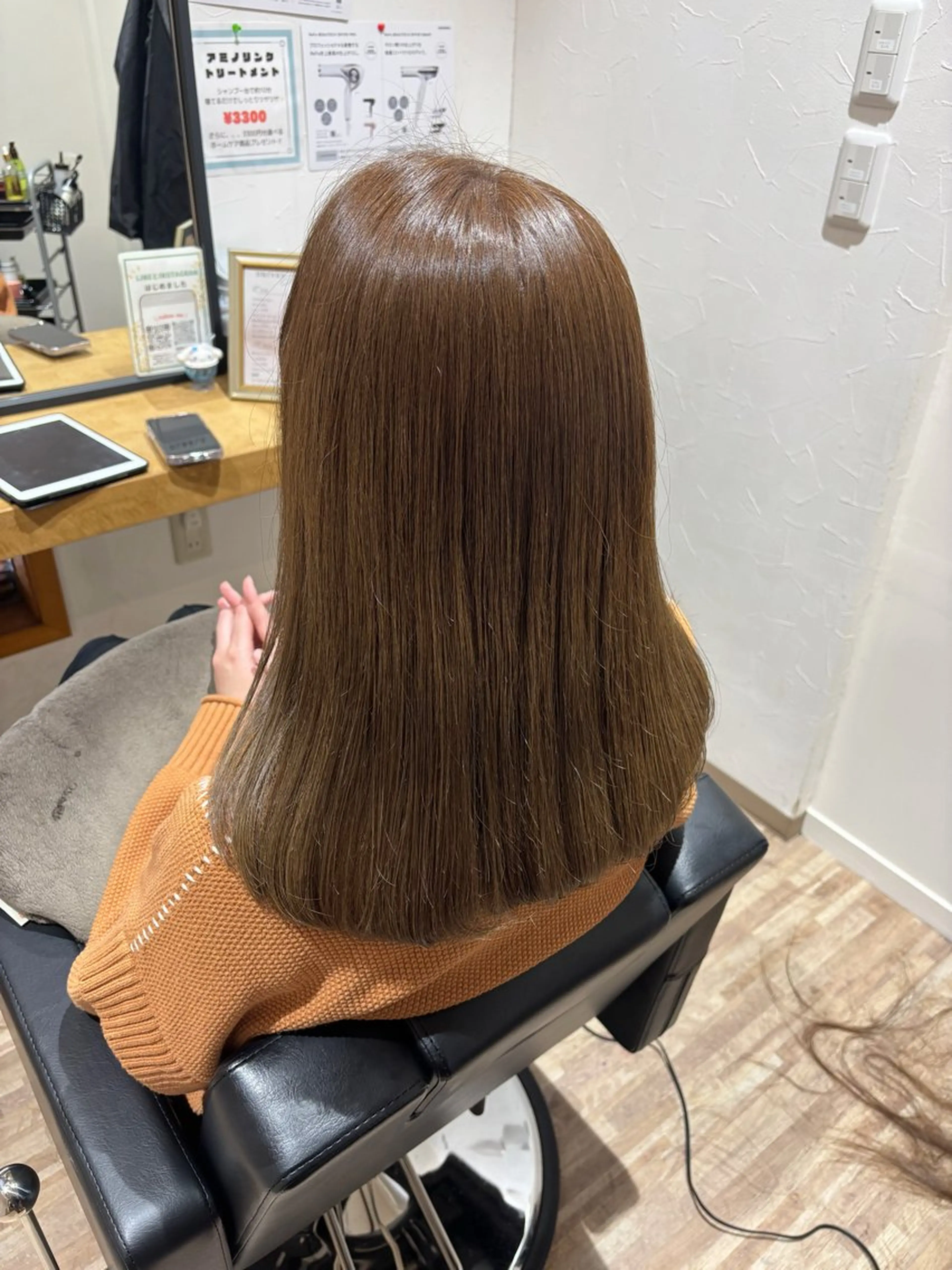 セミロング カット ヘアカラー 吉田 千洸のヘアスタイル