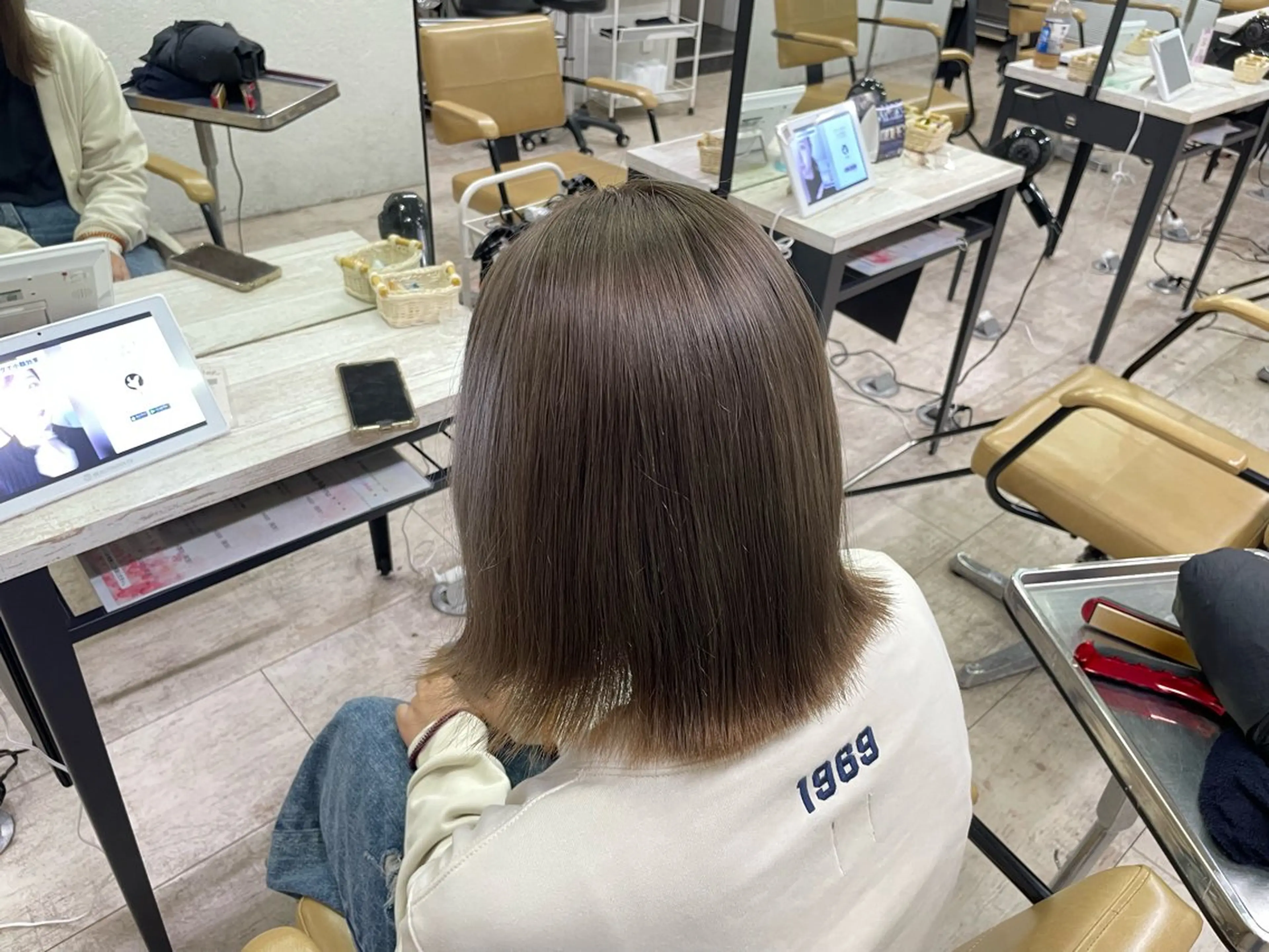 ショート ヘアカラー トリートメント 🐱加賀 瑛里奈🦊のヘアスタイル