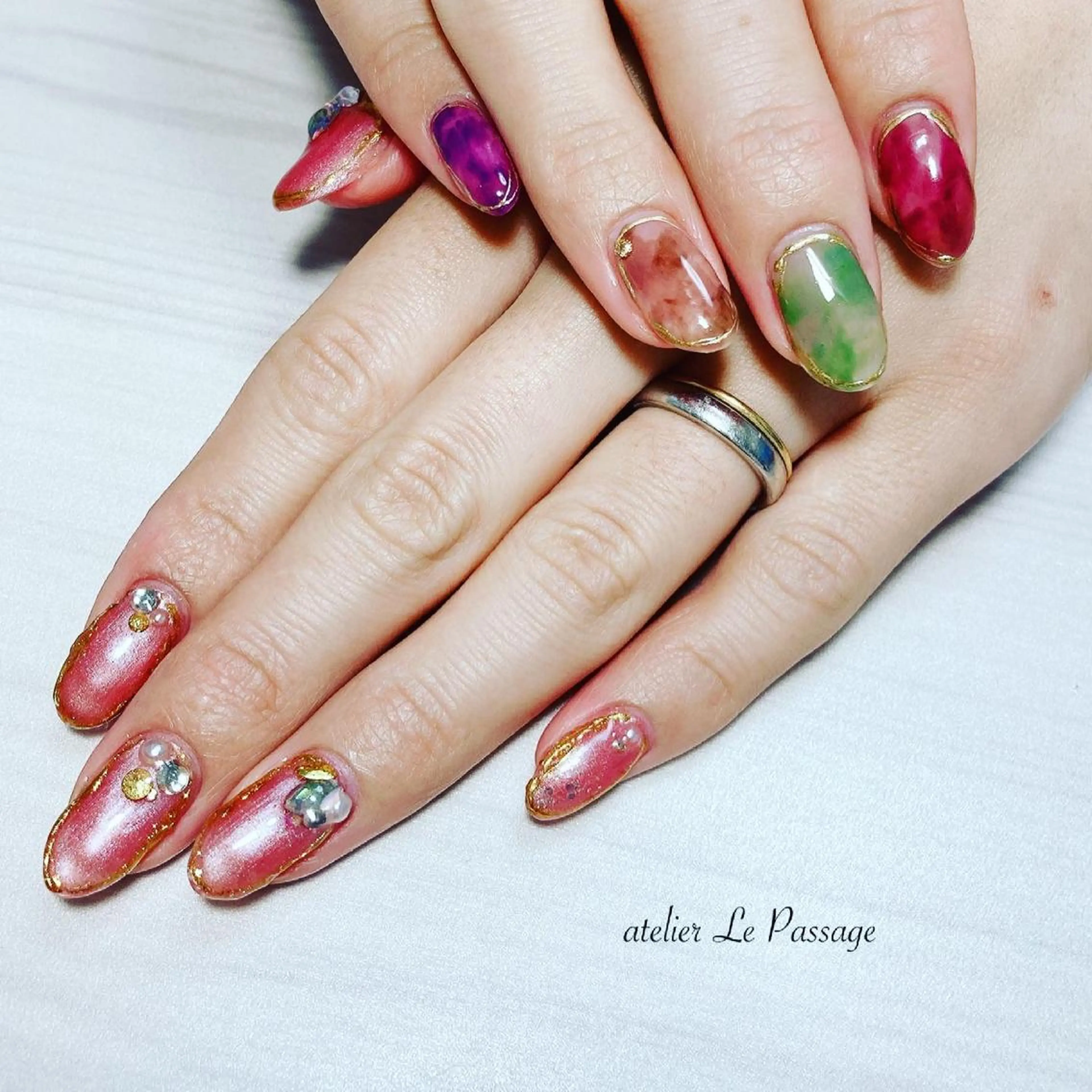 ネイル ジェルネイル ニュアンスネイル オフィスネイル パラジェル 春ネイル Atelier Le Passage所属・h nakatsukaのネイルデザイン