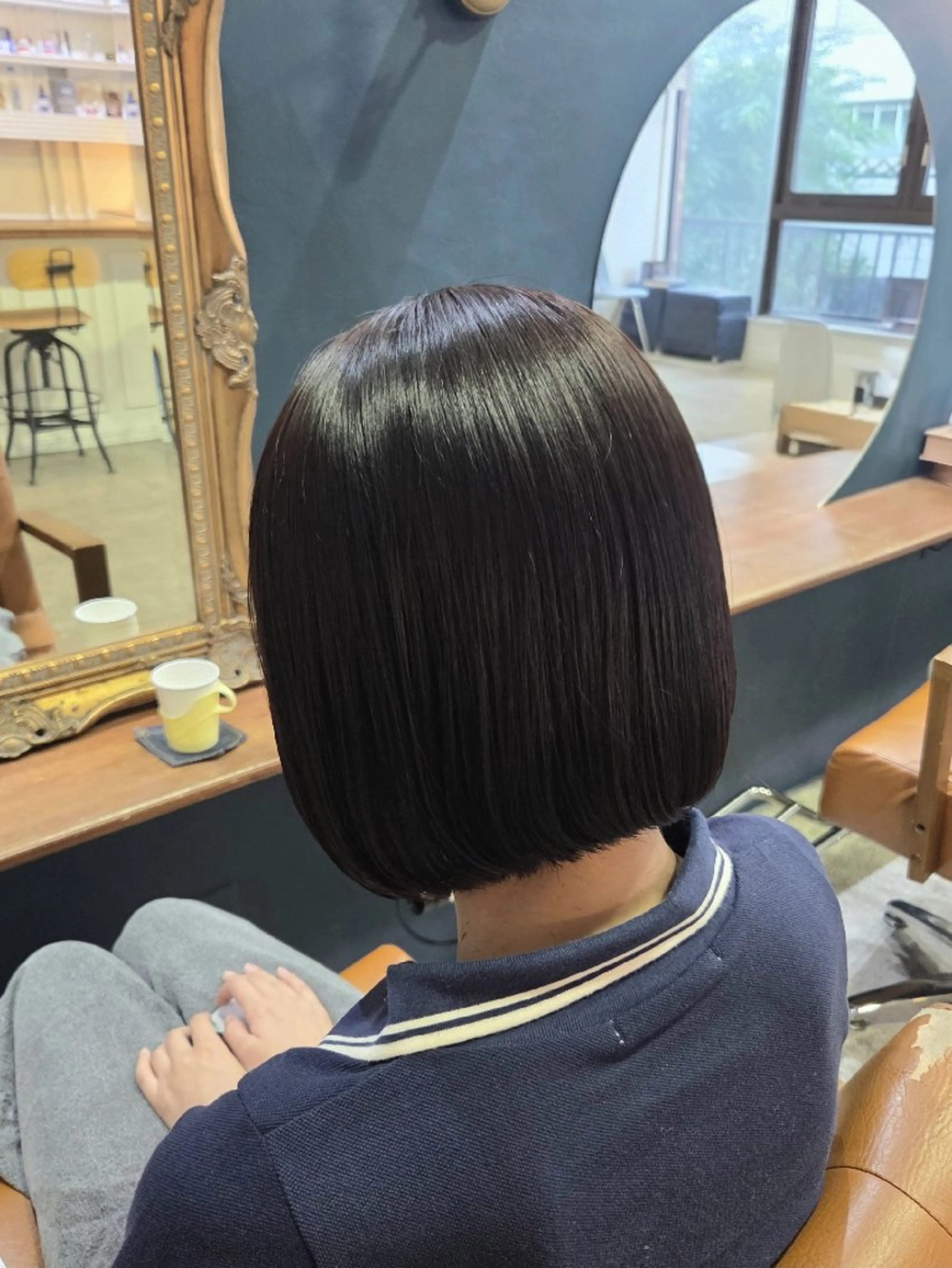 カラー ショート shoto ベージュカラー、ボブのヘアスタイル