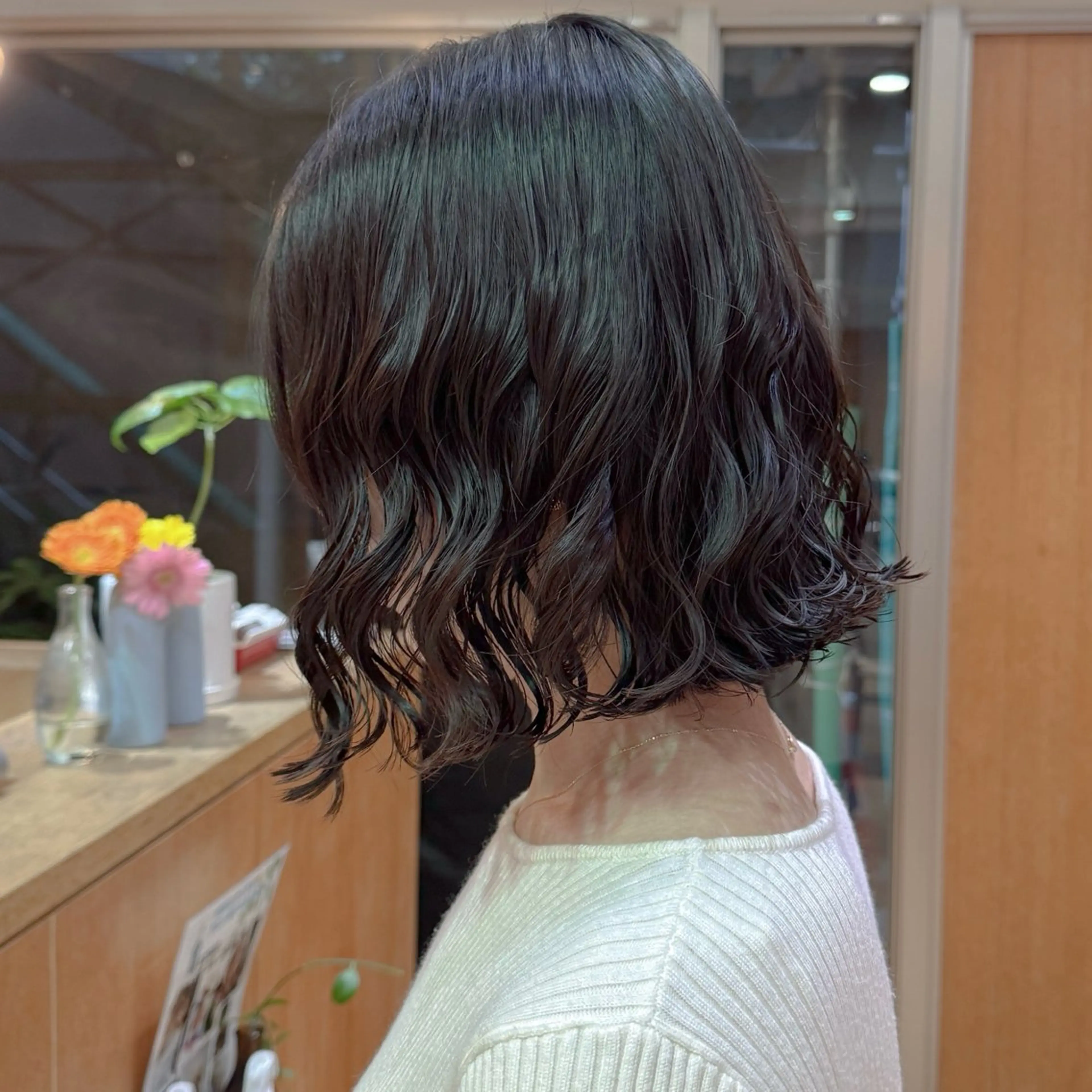 ショート パーマ ボブ 伸ばしかけ カット パーマ 大橋 芽衣のヘアスタイル