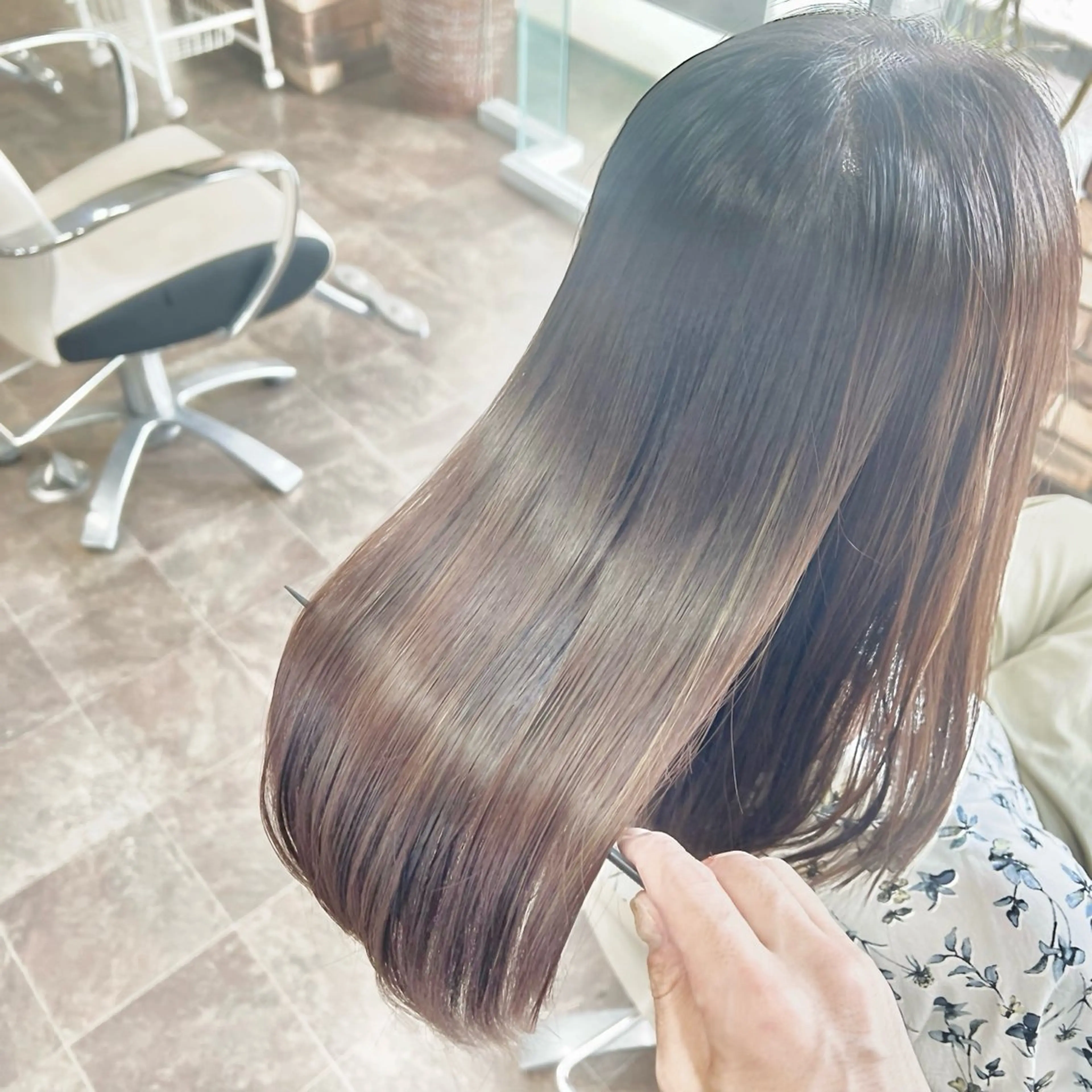 セミロング パーマ 髪質改善 カット 縮毛矯正 トリートメント スパークヘア所属・大人女性の縮毛矯正/ お手入れ簡単/馬渕樹のヘアスタイル