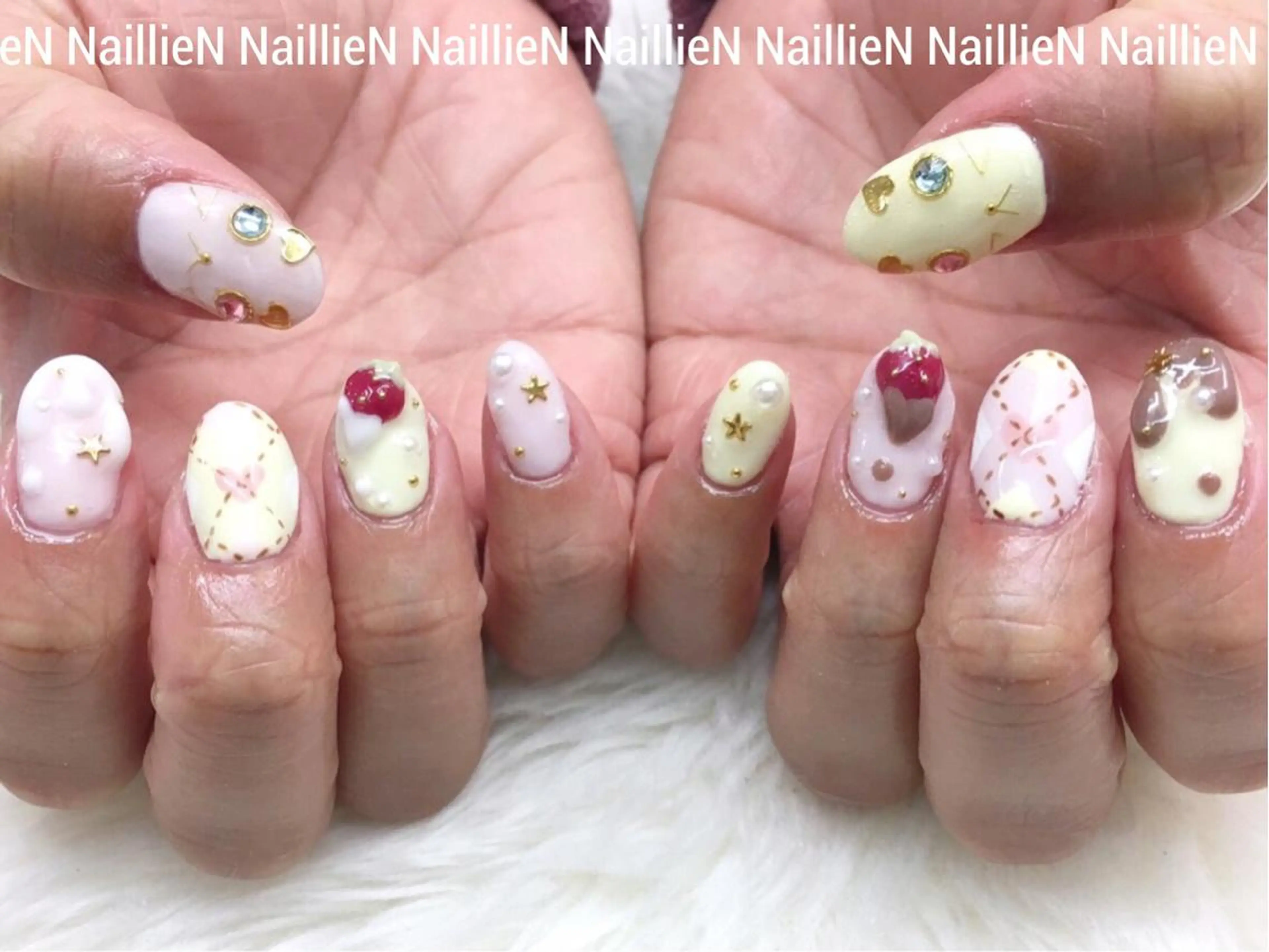 ネイル ストーンネイル ハンドネイル Nail lieNのネイルデザイン
