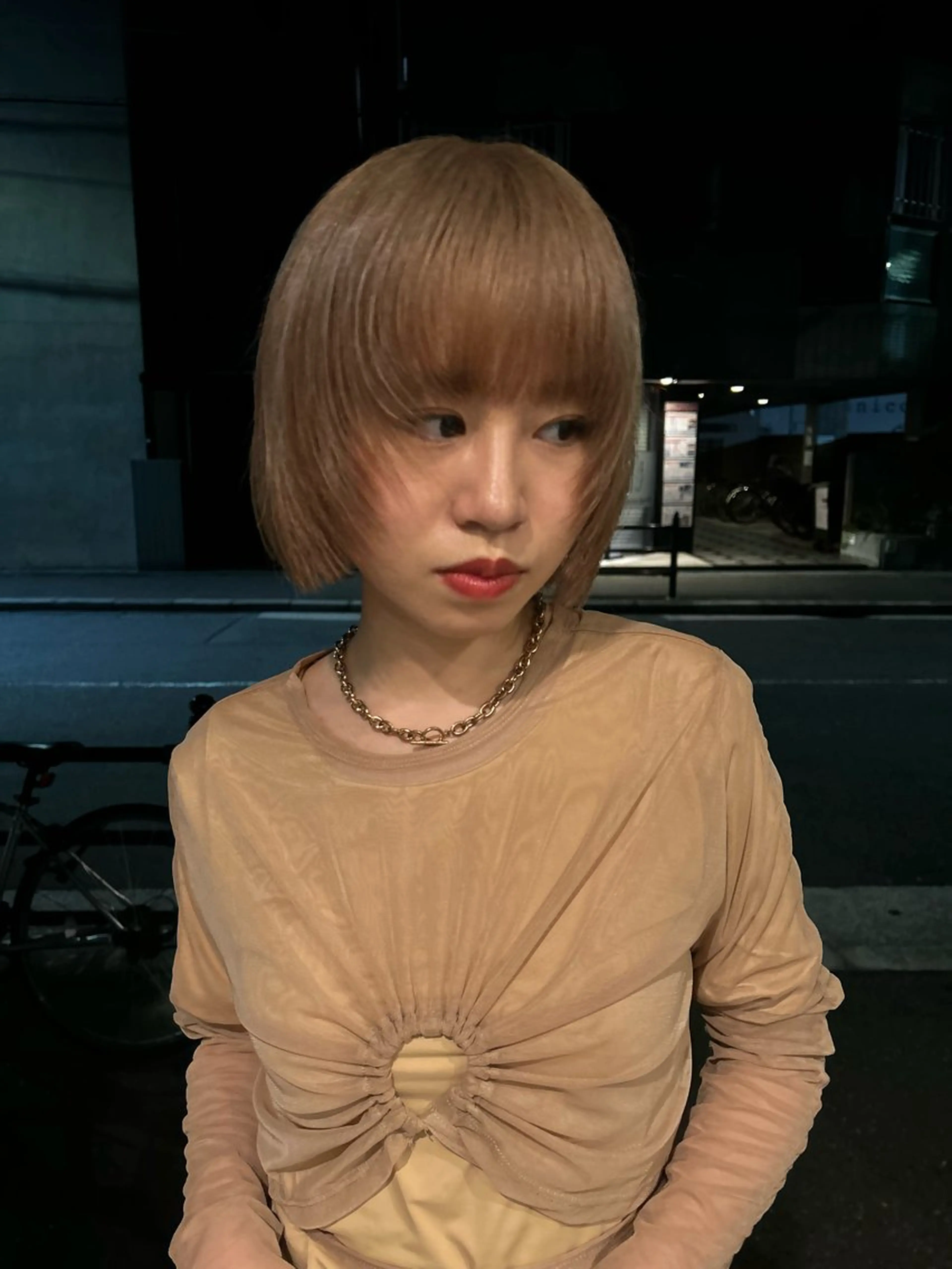 ショート カラー ブロンド hen所属・心斎橋/レイヤー/ ブリーチ/モエのヘアスタイル