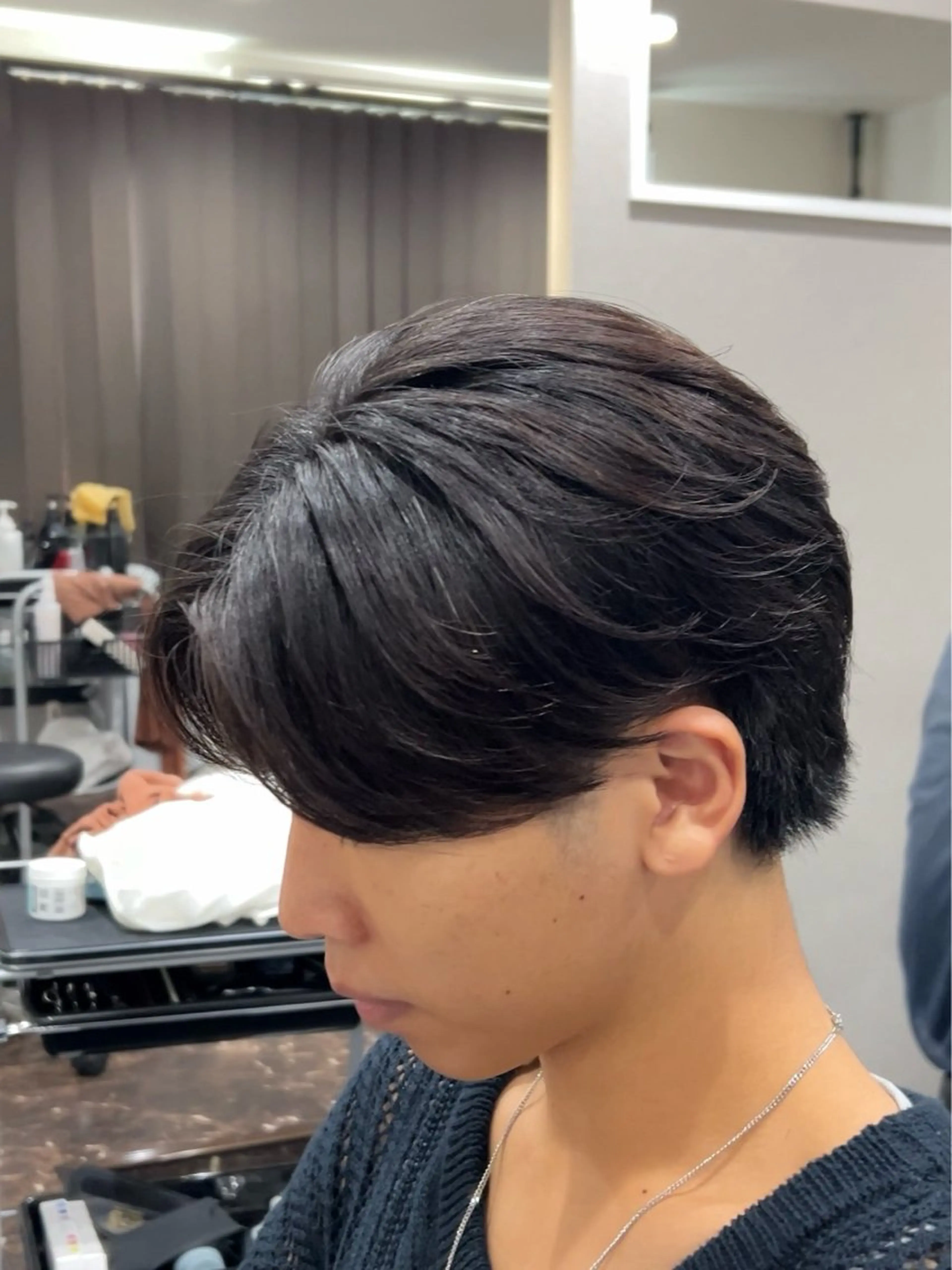 ミディアム メンズ センターパート 縮毛矯正 ulus OSAKA所属・福井 太暉のヘアスタイル