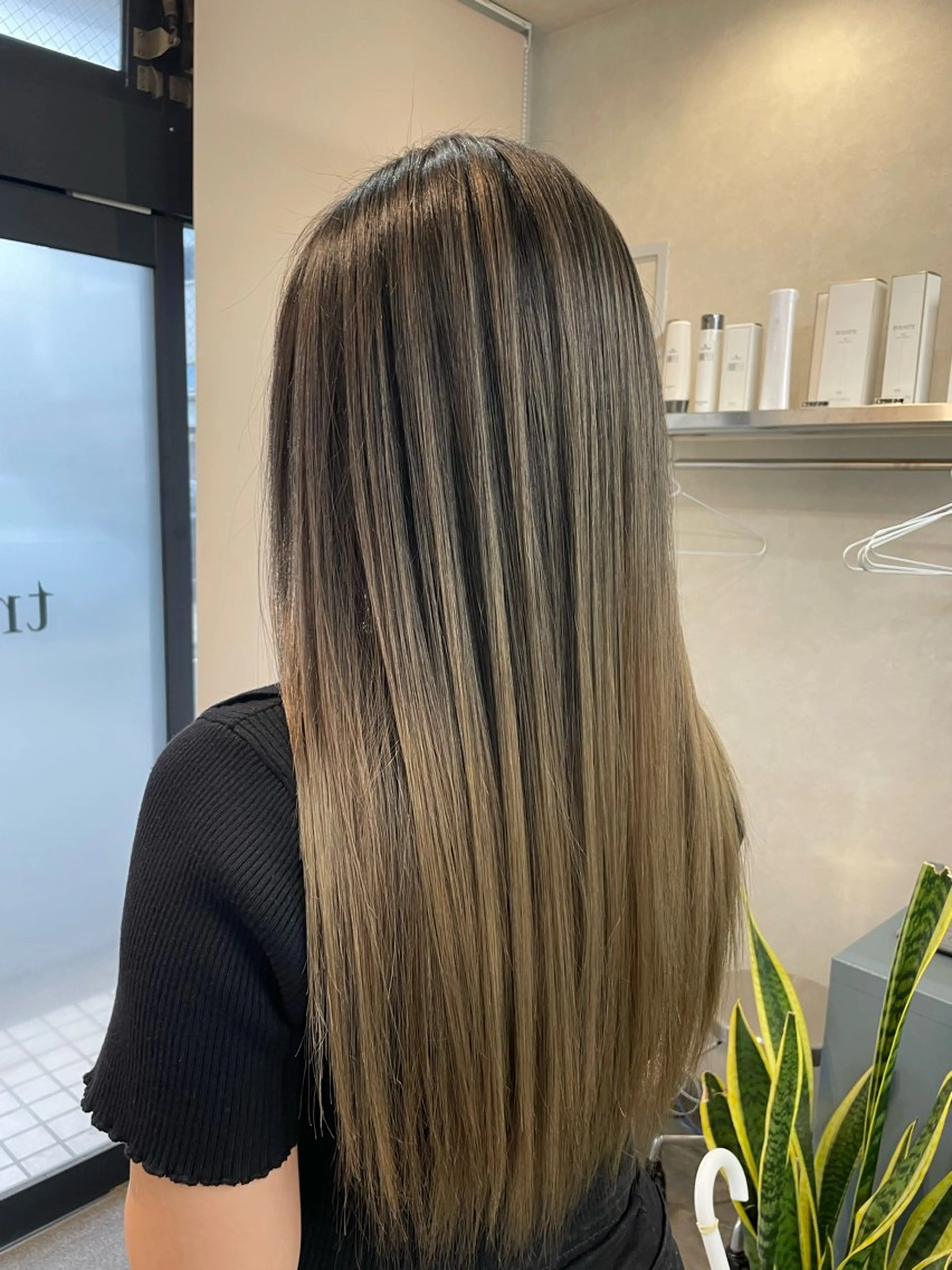 ロング ヘアカラー カラーリスト Maiのヘアスタイル
