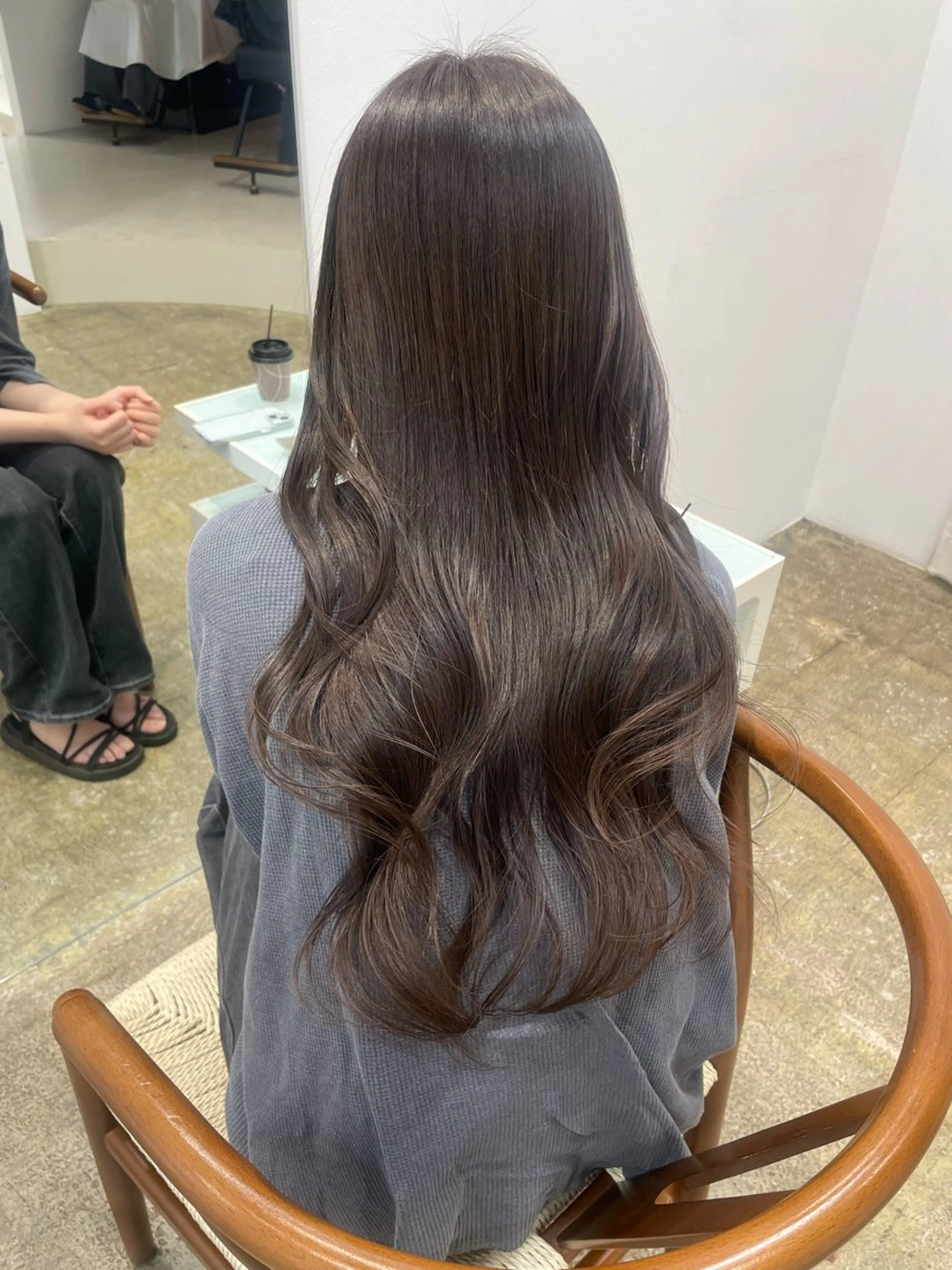 ロング カラー グレージュ ヘアカラー トリートメント 𝘚𝘶𝘻𝘶 𓂃𓈒𓏸のヘアスタイル