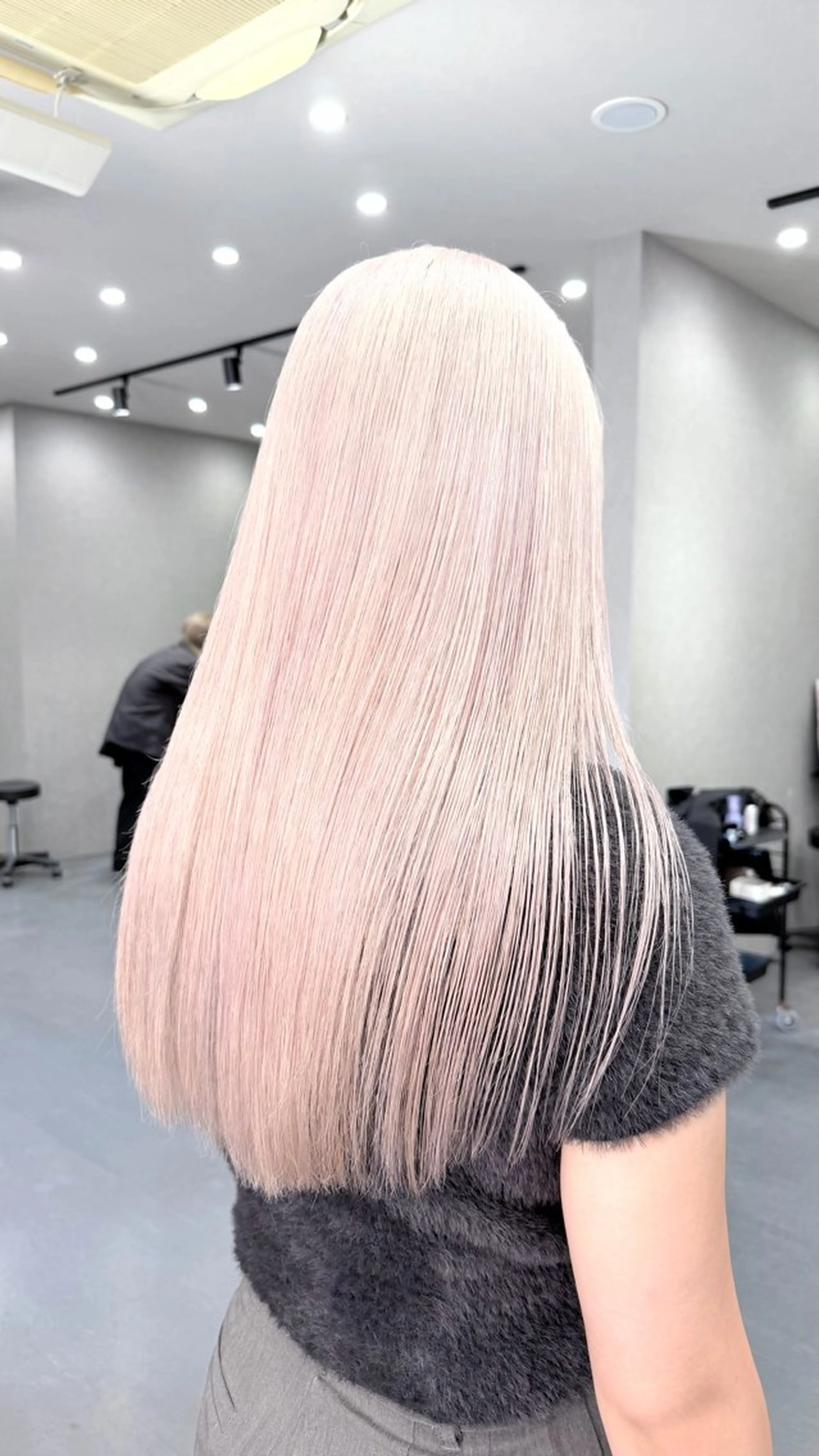 カラー 岩村 拓海のヘアスタイル