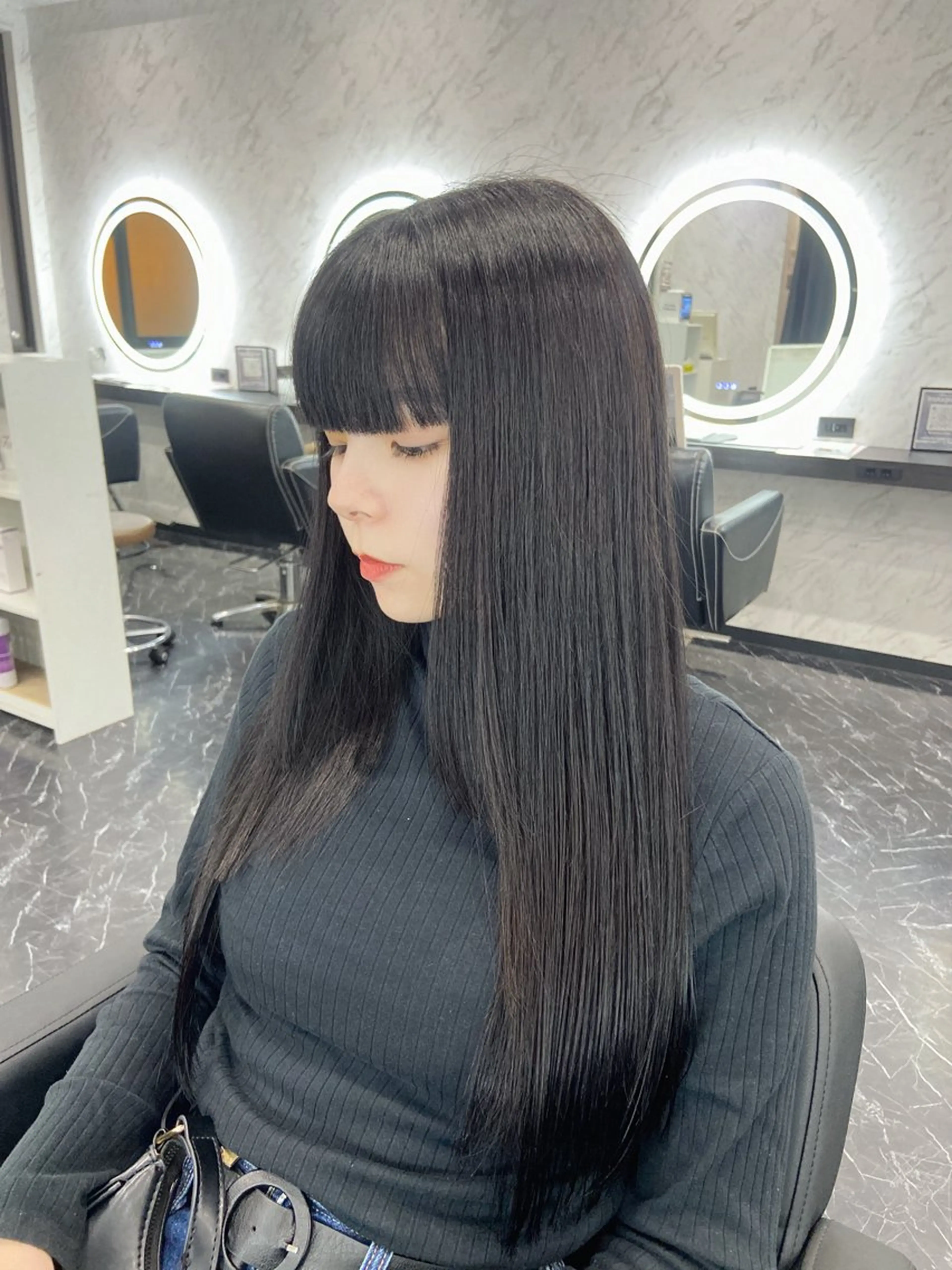 セミロング 末永 もものヘアスタイル