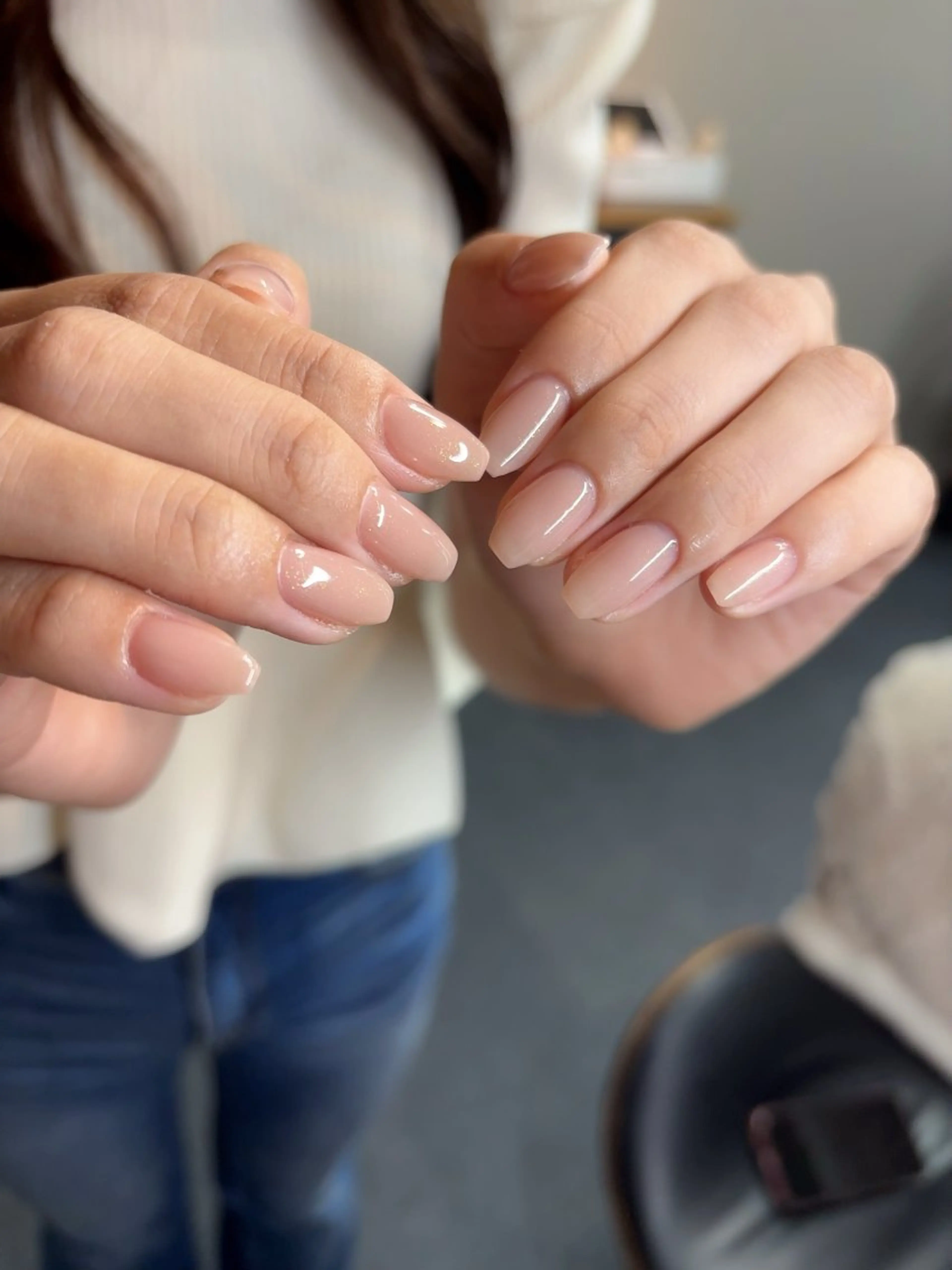 ネイル キラキラネイル オフィスネイル ワンカラーネイル シンプルネイル スクエアネイル ハンドネイル ハンドケア 🎀NAIL🎀 AI🪄︎︎◝✩のネイルデザイン