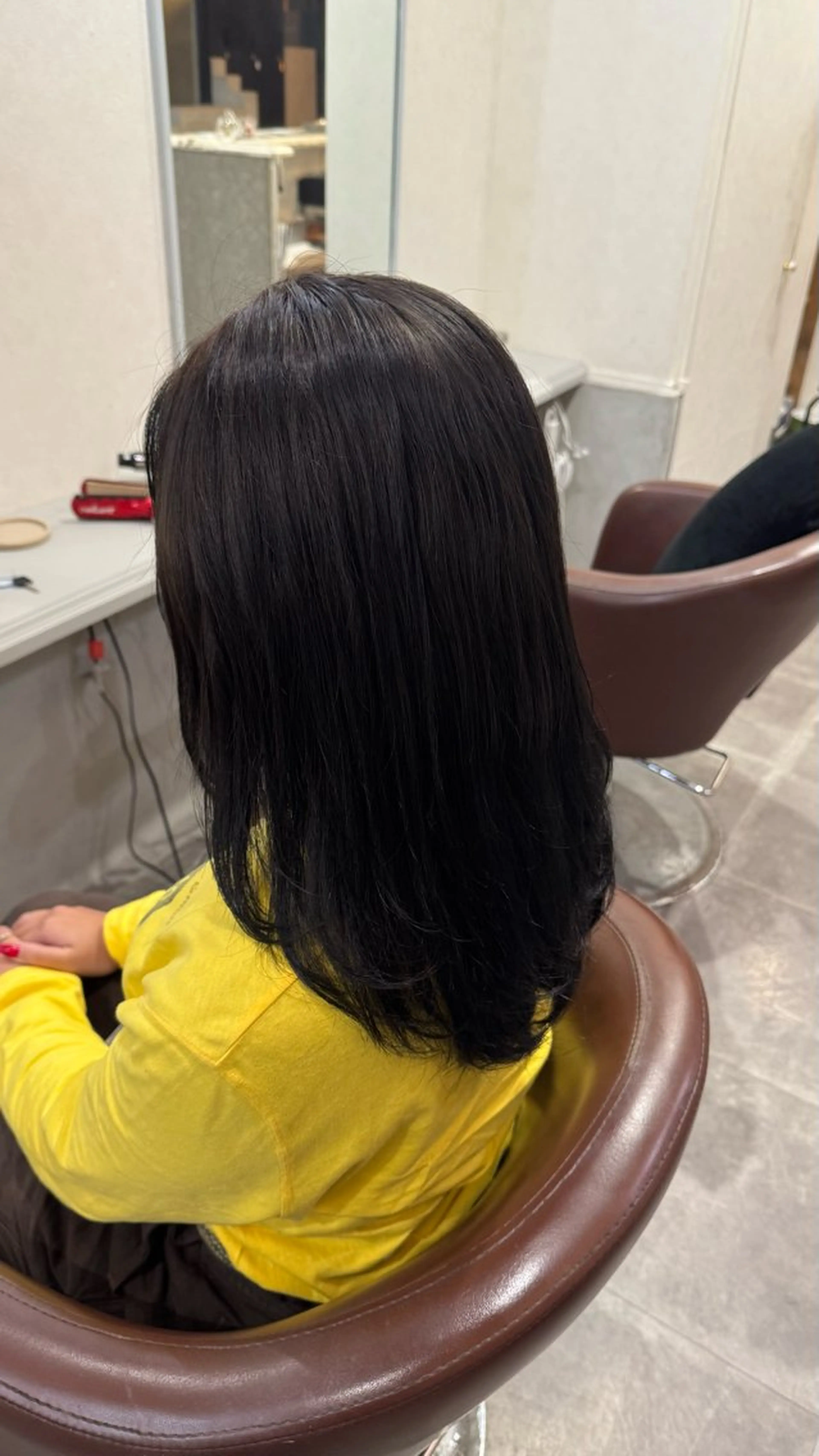 セミロング ヘアカラー トリートメント 渡澤 ななみのヘアスタイル
