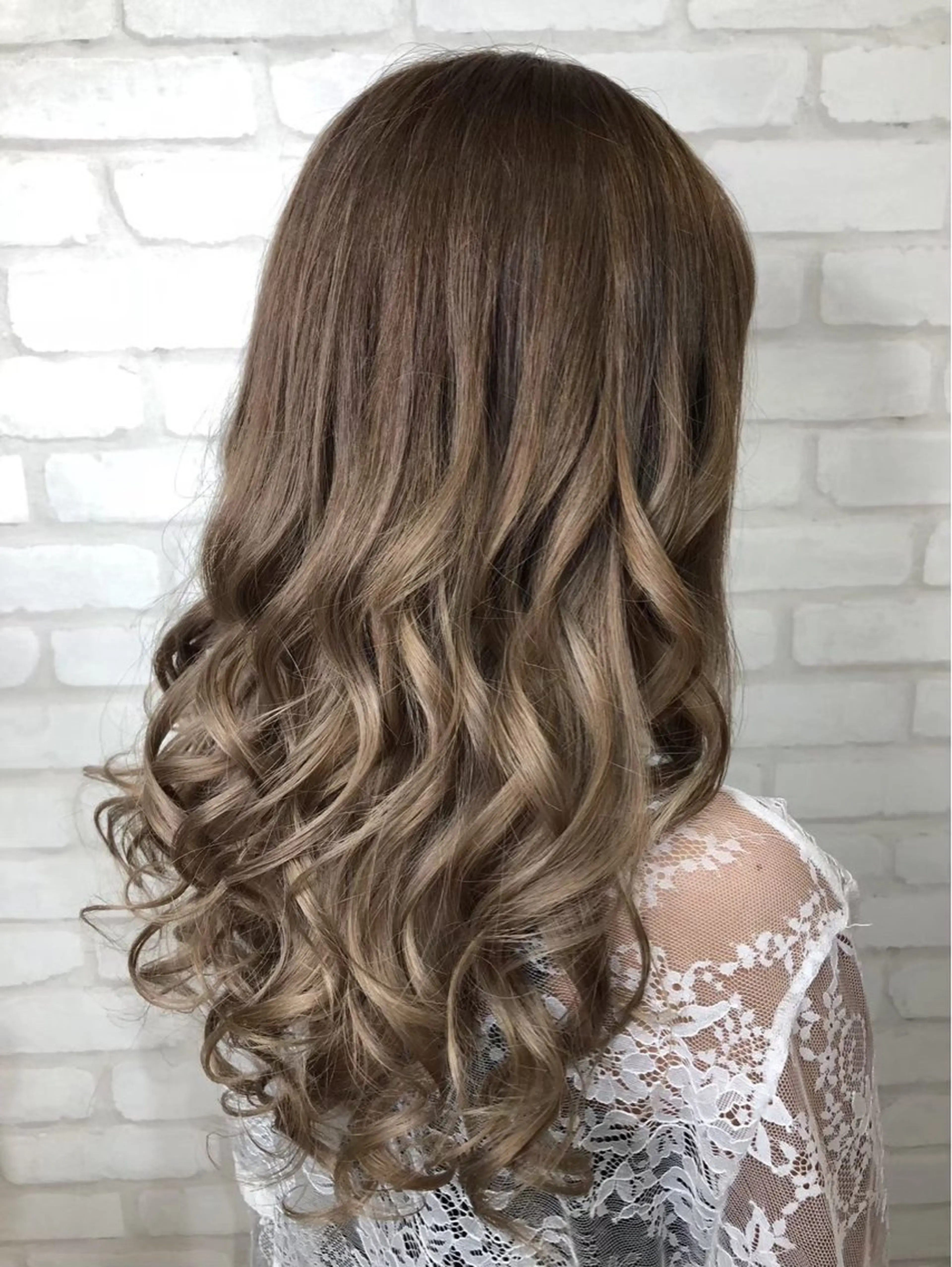 ロング 透明感ハイトーン カラー🦋🌧希咲のヘアスタイル