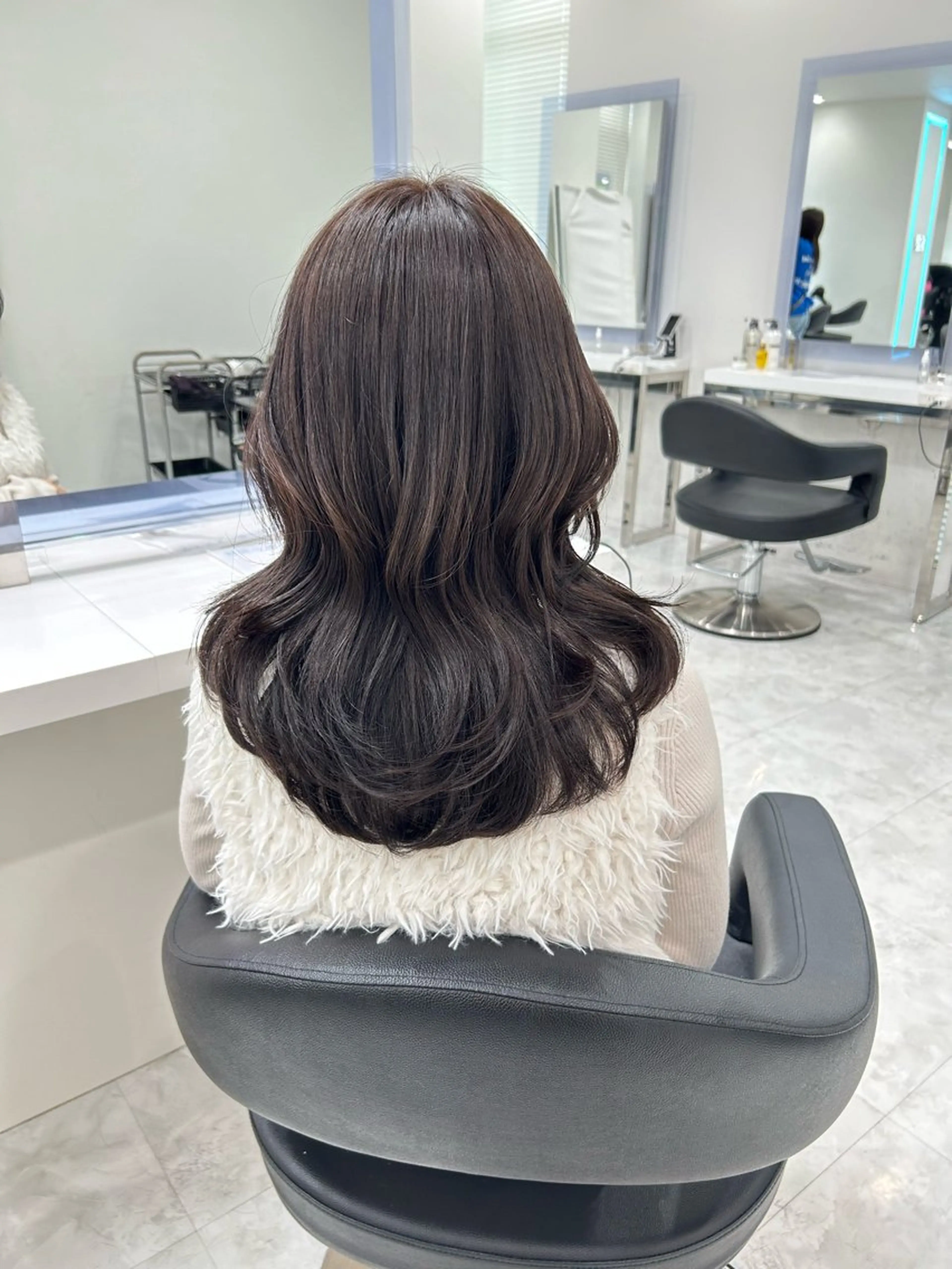 セミロング カラー カット ヘアカラー トリートメント ヘアセット 💖透け感ベージュ KOTA💖のヘアスタイル