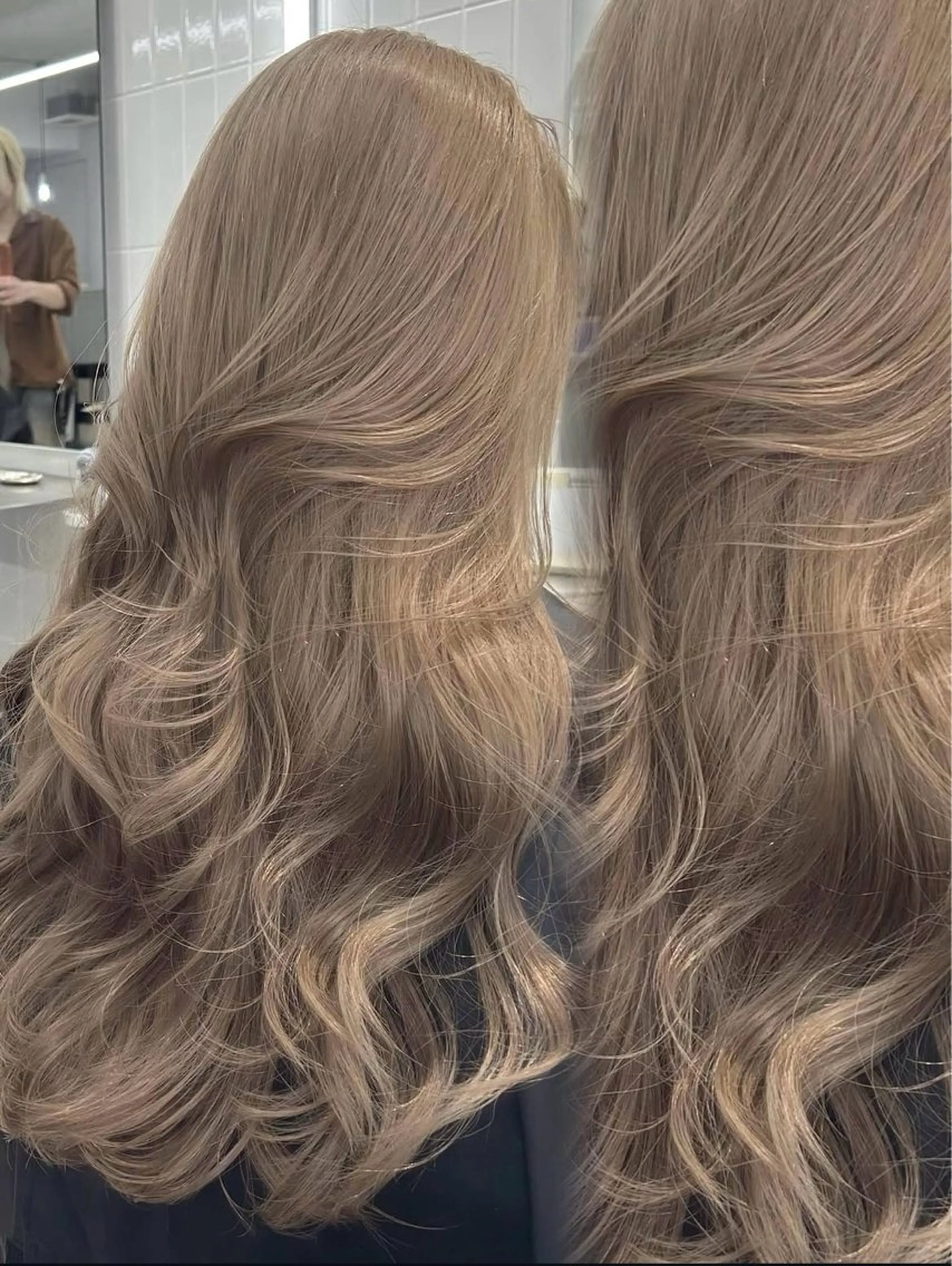 ロング カラー ベージュカラー ブリーチ ブラウンカラー グレージュ ミルクティーベージュ ヘアカラー 🌊海外ハイライト リタッチ/縮毛矯正のヘアスタイル