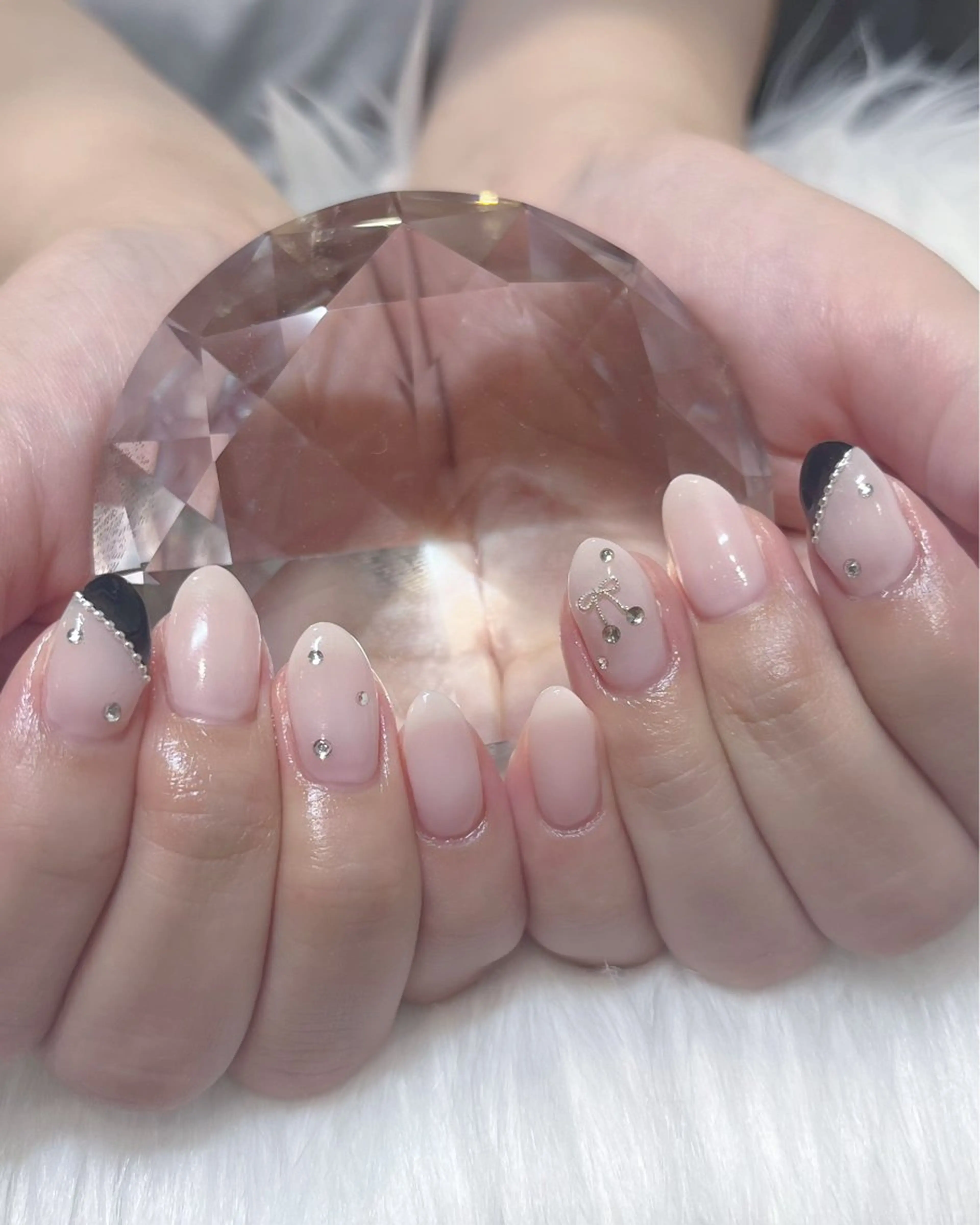 ネイル アートネイル フレンチネイル ガーリー 韓国ネイル 持ち込み ハンドネイル KOKONA 🎀のネイルデザイン