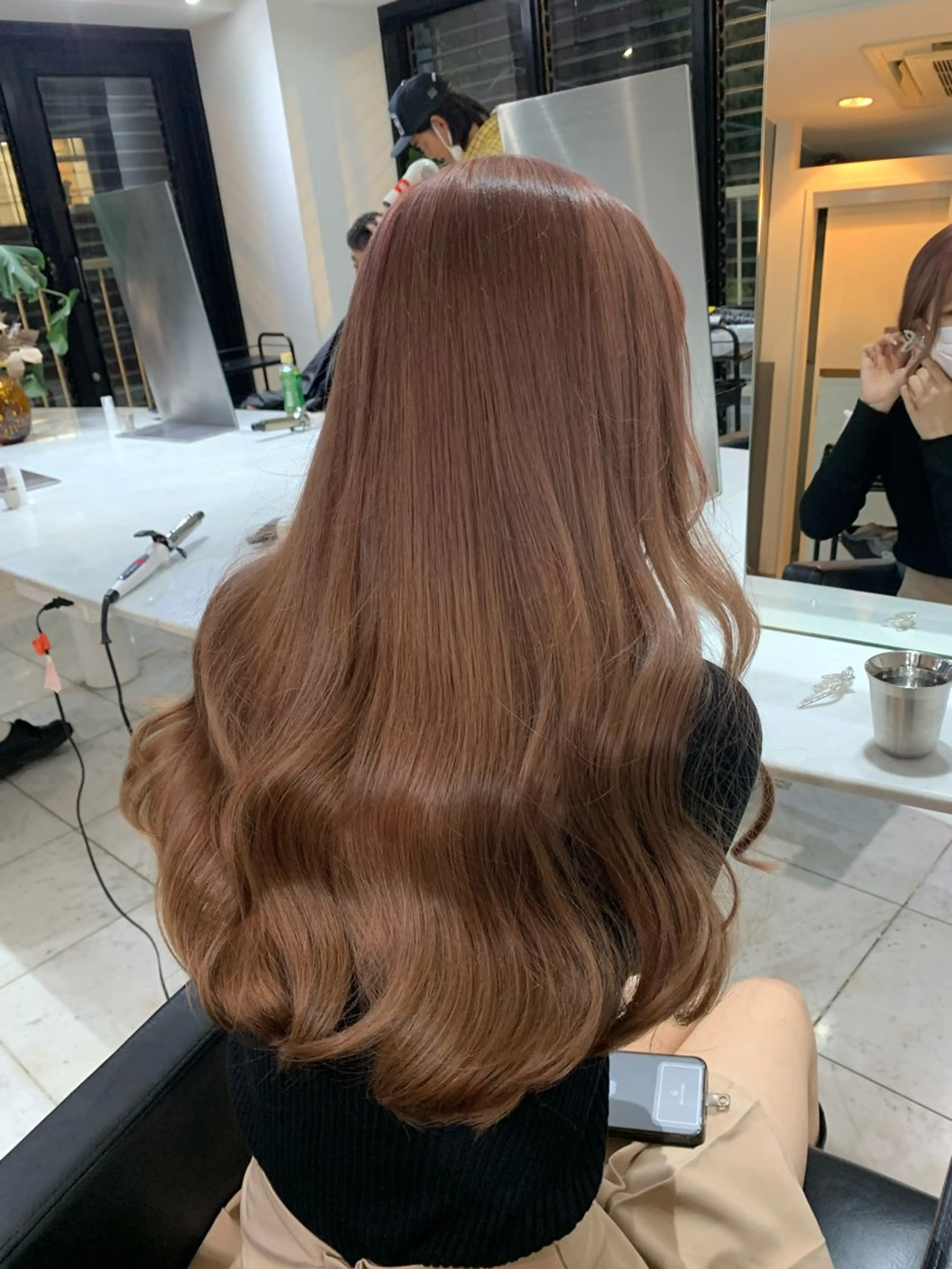 ロング カラー ベージュカラー ダブルカラー ピンクカラー ピンクベージュ トリートメント カット ヘアカラー トリートメント RYOSUKE ハイトーンのヘアスタイル