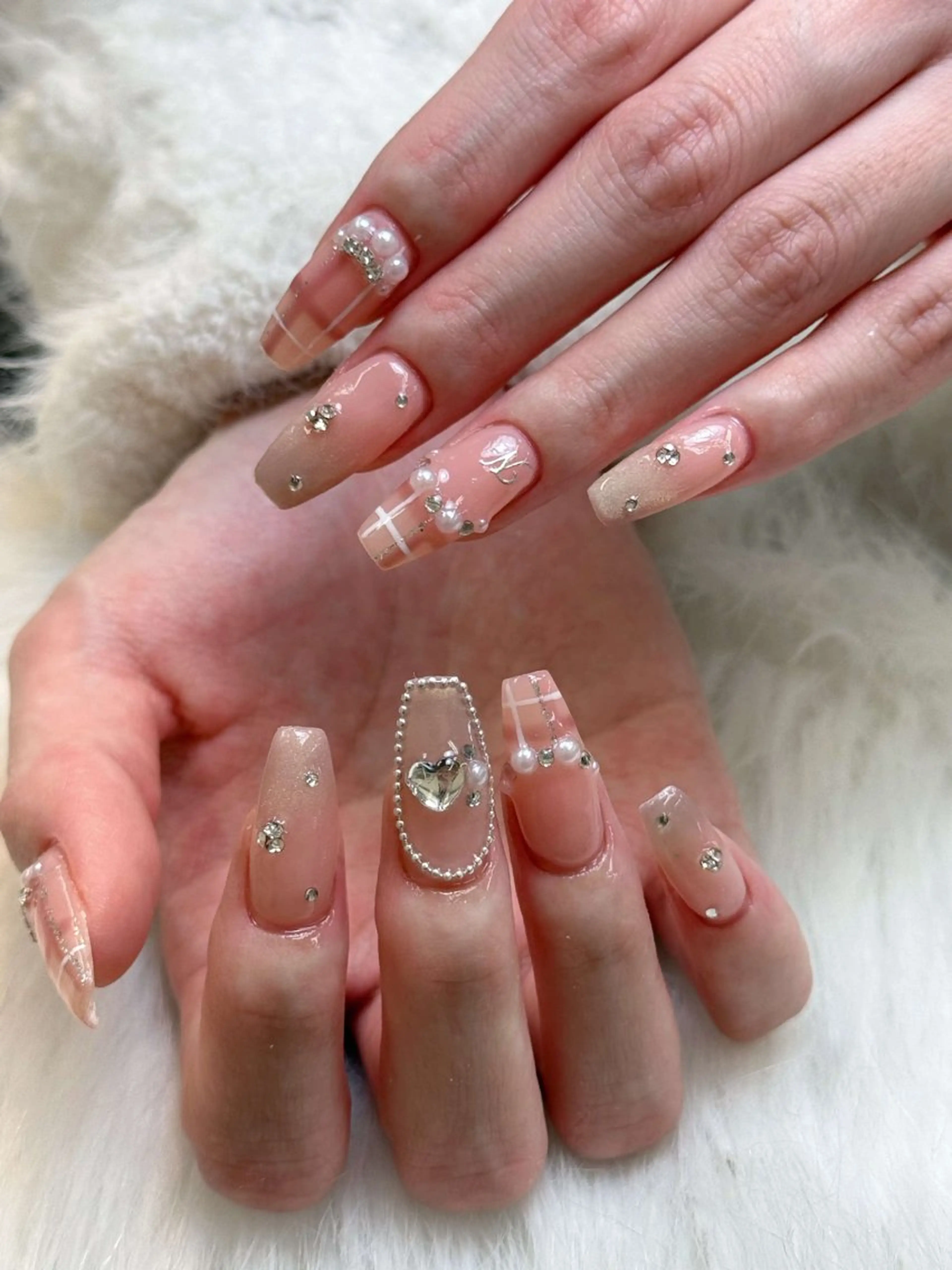 ネイル アートネイル フレンチネイル ジェルネイル ニュアンスネイル オフィスネイル ハンドネイル Nie Nail Salon所属・Nie Nail Shinokuboのネイルデザイン
