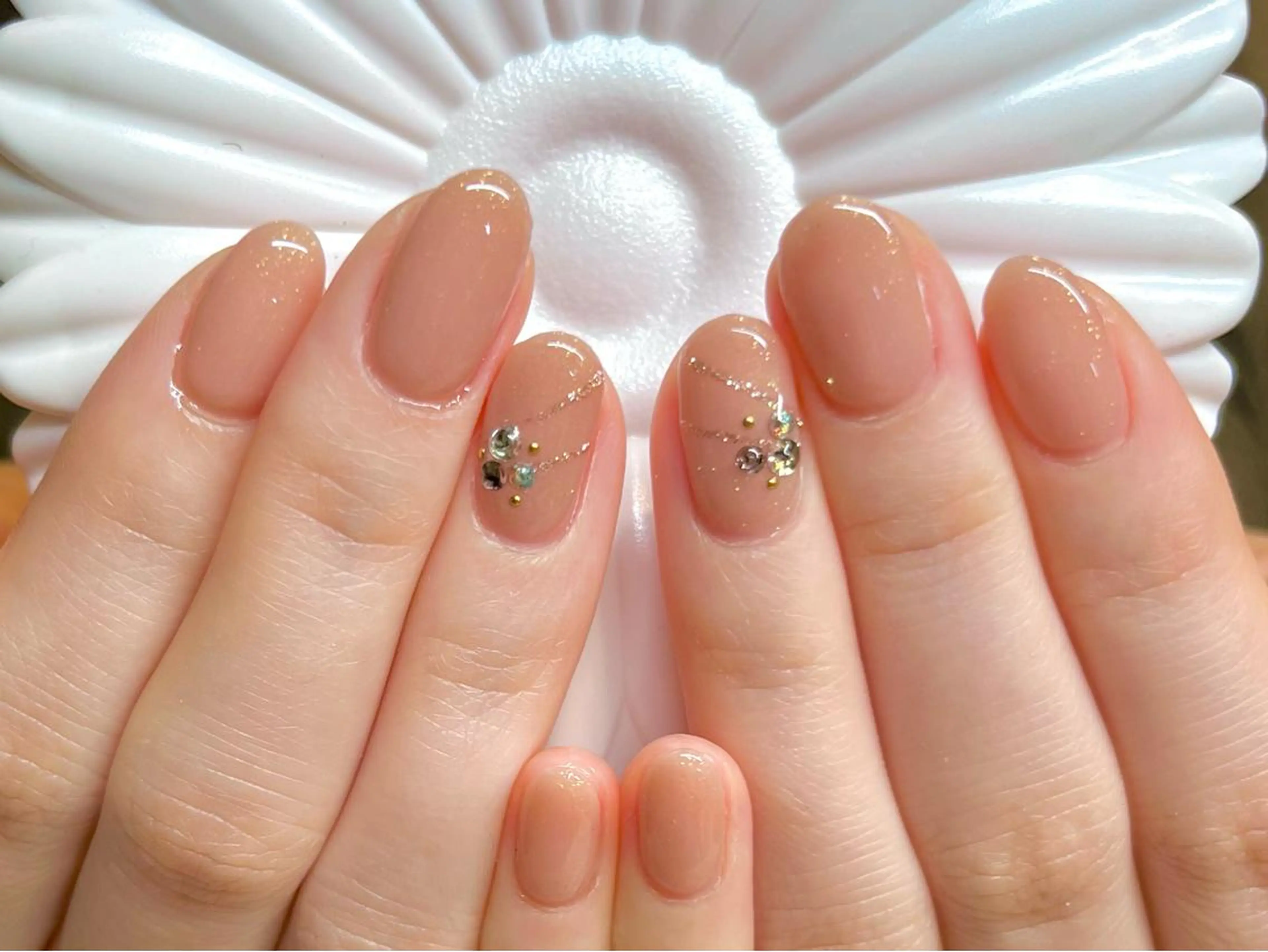 ショート カラー ネイル アートネイル オフィスネイル ワンカラーネイル ショートネイル ネイルサロン リリーブランシュ所属・森 瑞紀のネイルデザイン