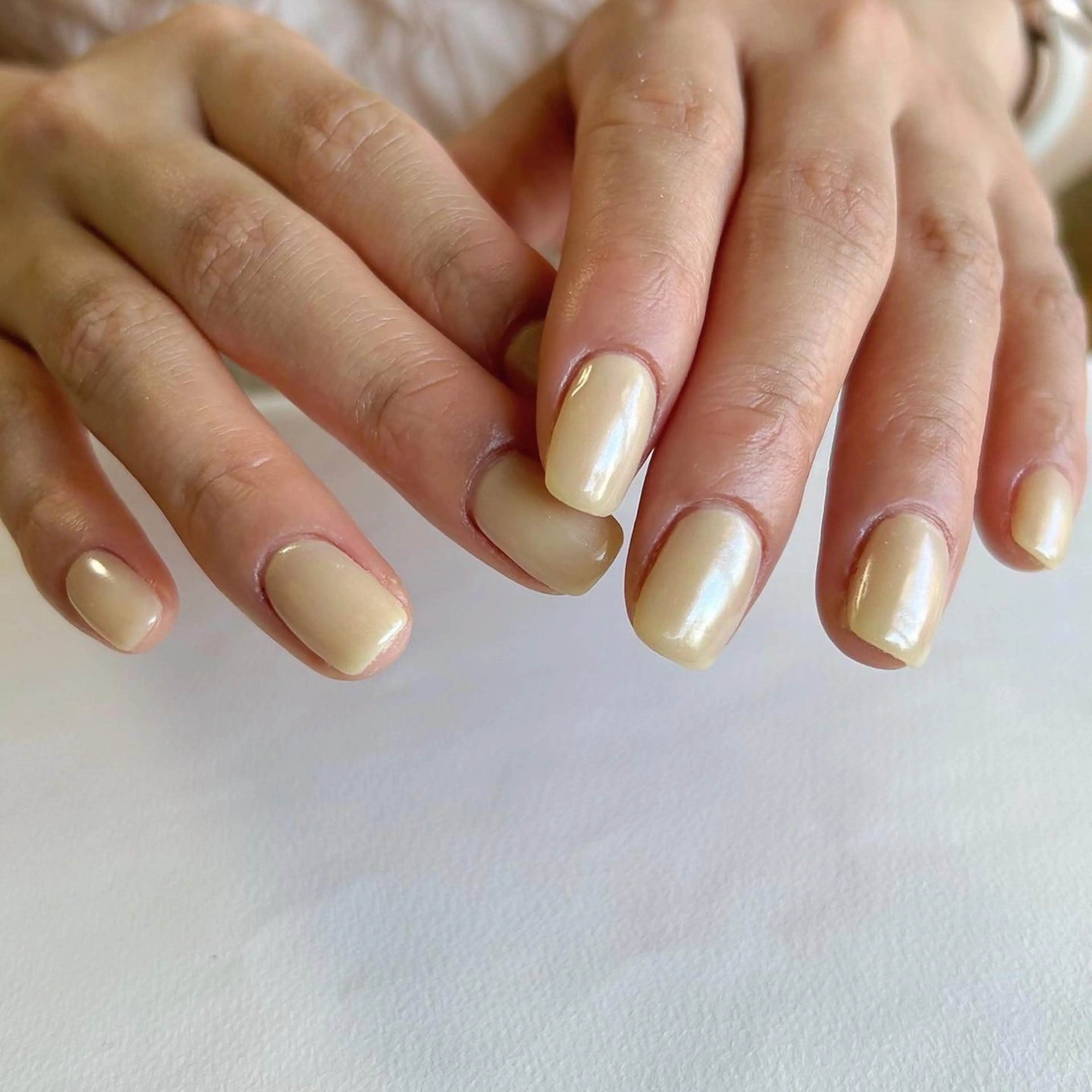 ネイル ミラーネイル ワンカラーネイル 黄色 ハンドネイル Lull ネイル/ HBL/ハンドケアのネイルデザイン