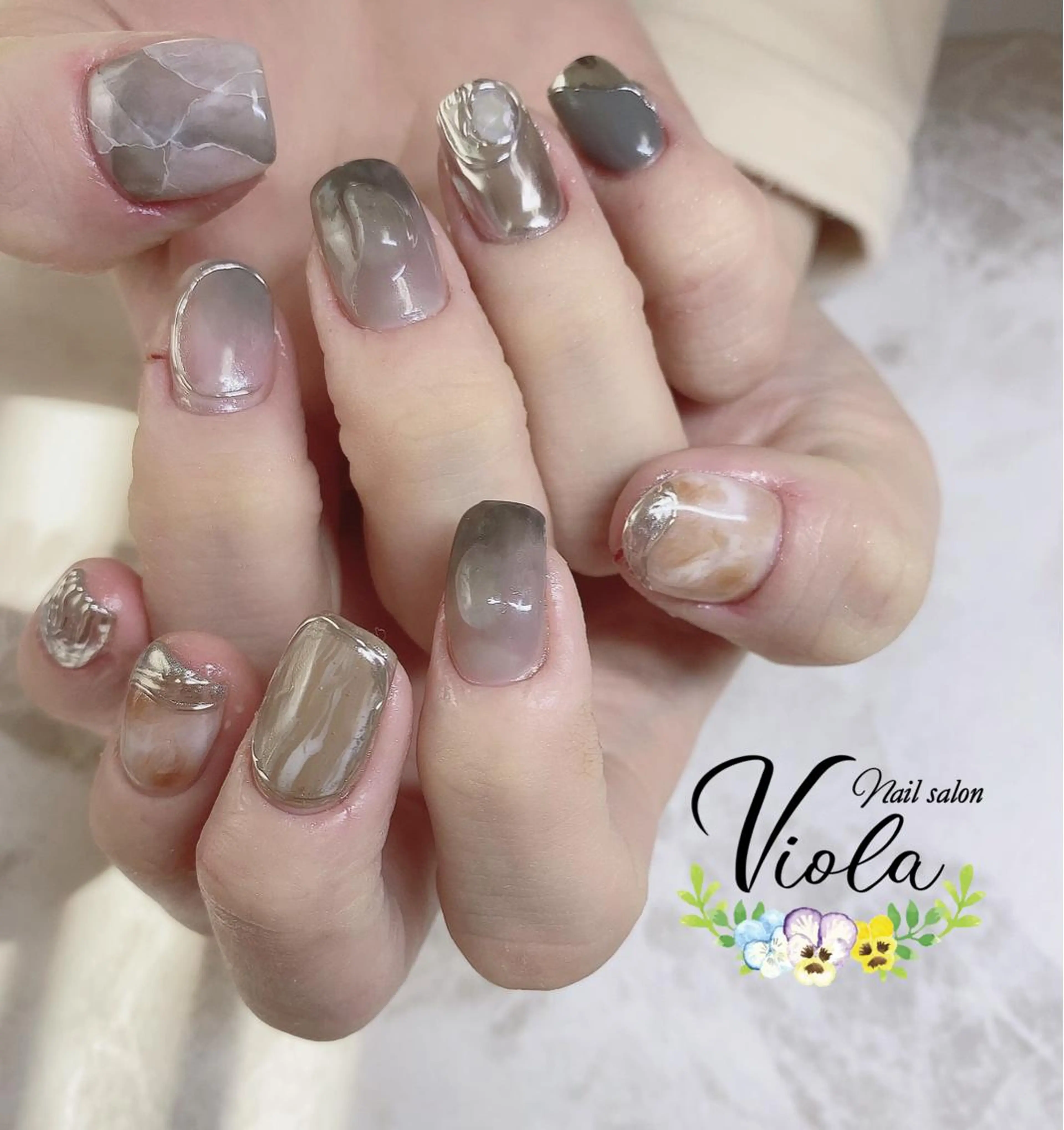 ネイル クリアネイル ジェルネイル ミラーネイル ニュアンスネイル ぷっくりネイル ハンドネイル Nailsalon Viola所属・ネイルサロン Violaのネイルデザイン
