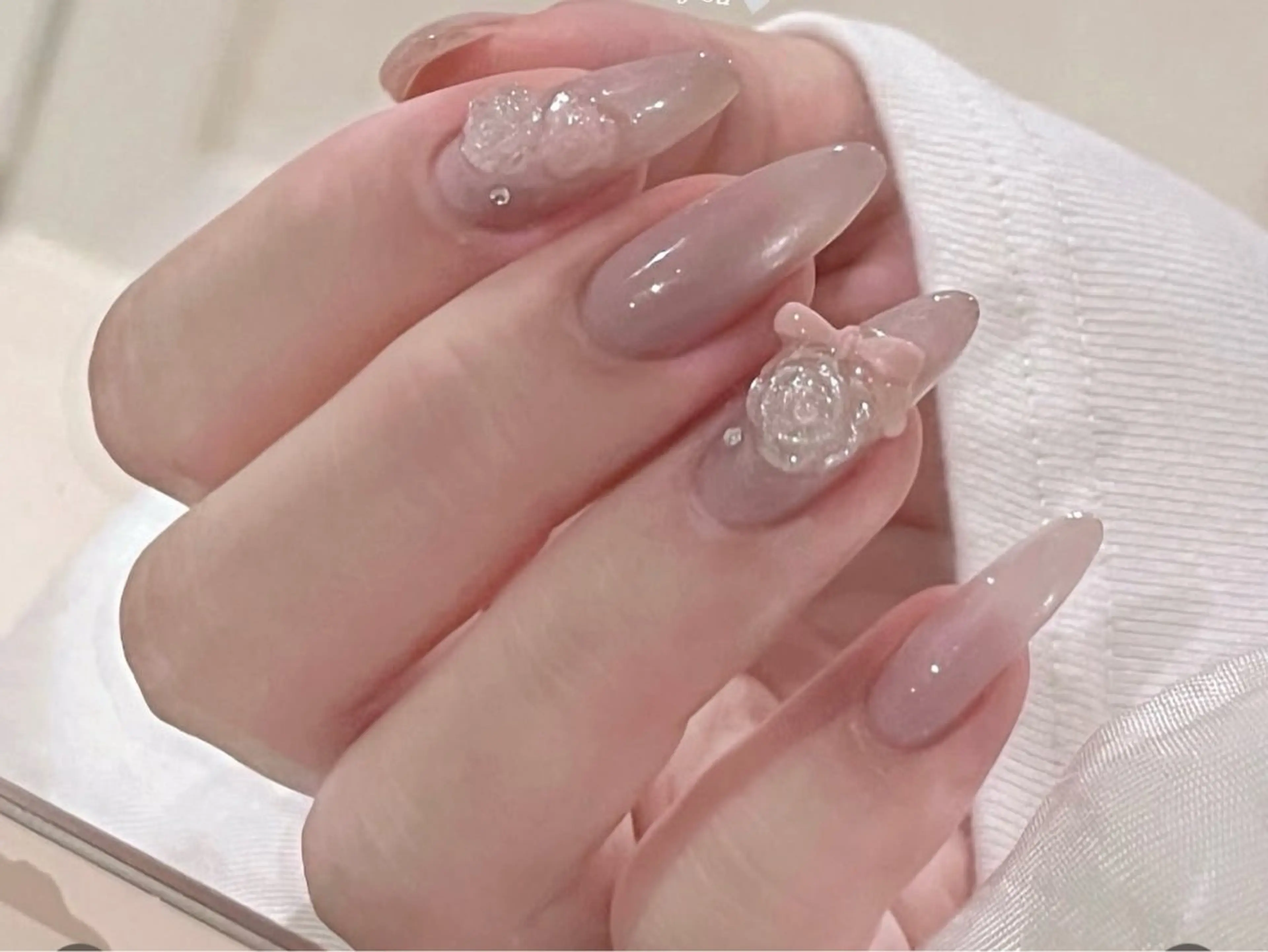 ネイル フレンチネイル グラデーション マグネットネイル ミラーネイル 持ち込み ハンドネイル yurinail所属・yuri nail 高田馬場のネイルデザイン