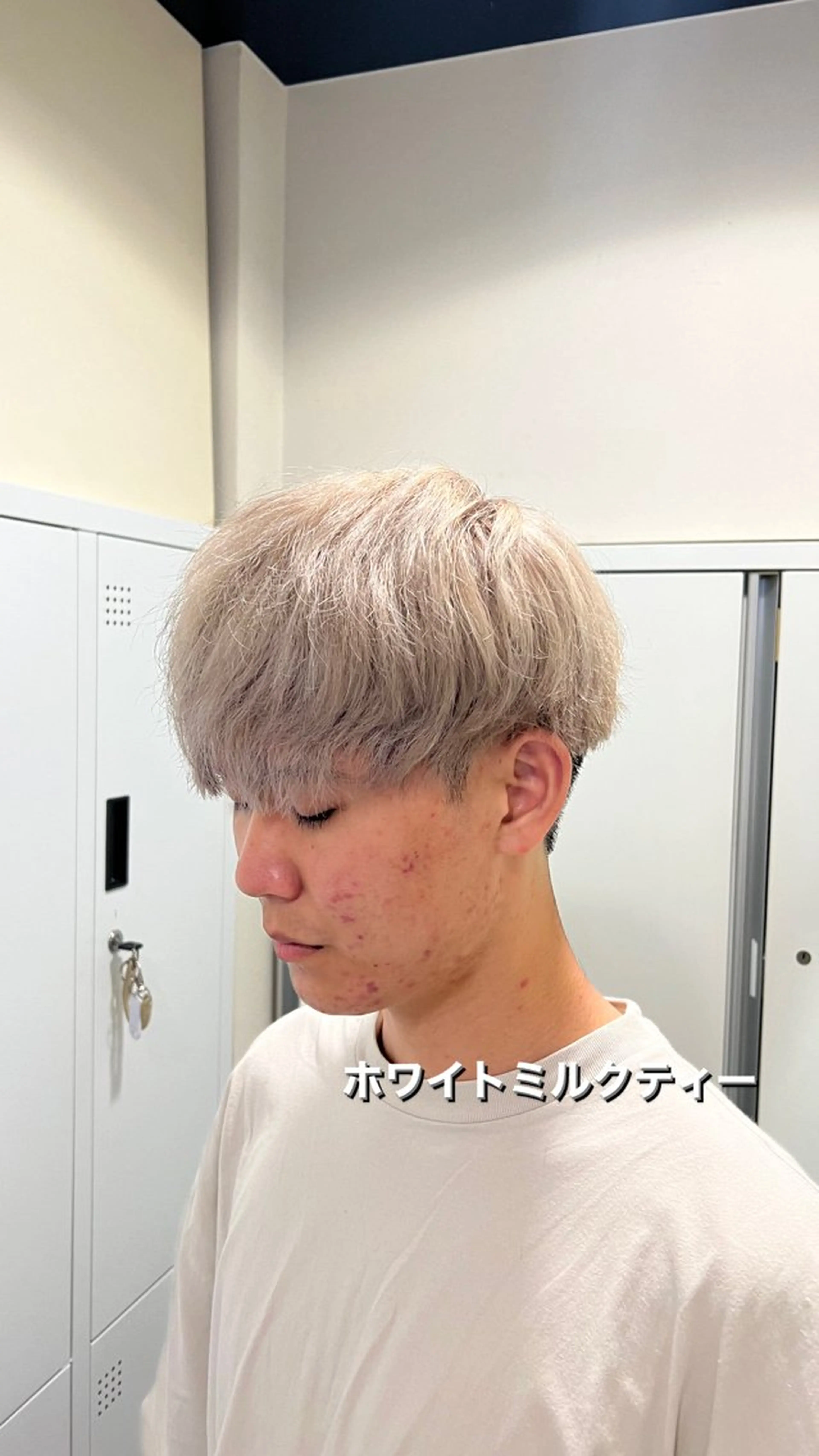 ショート カラー メンズ メンズブリーチ ベージュカラー ブリーチ ミルクティーベージュ 茅ヶ崎パーマ特化/ スパイラル/ハルキのヘアスタイル