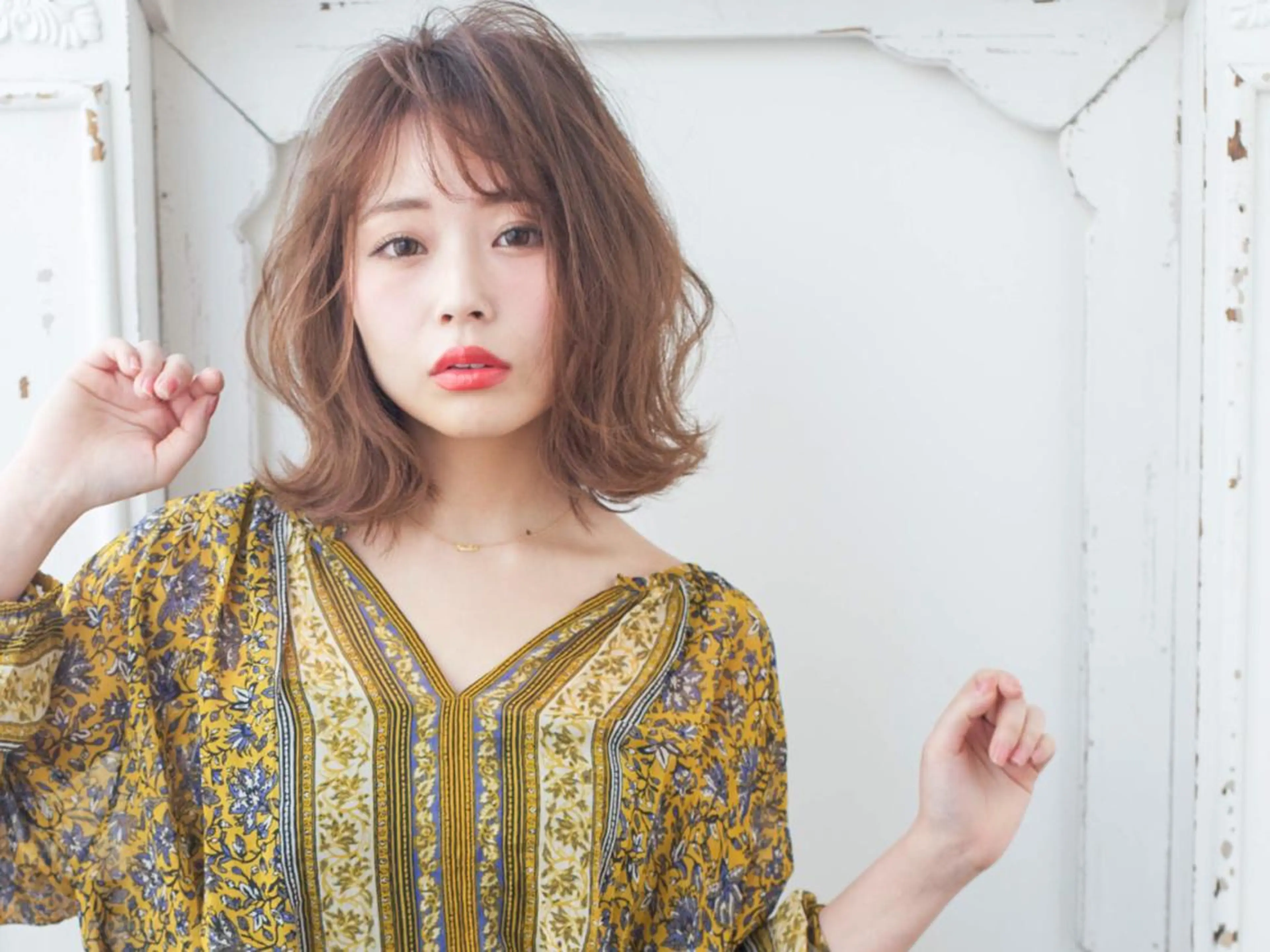 ミディアム カット ヘアカラー トリートメント ＨＩ ROのヘアスタイル