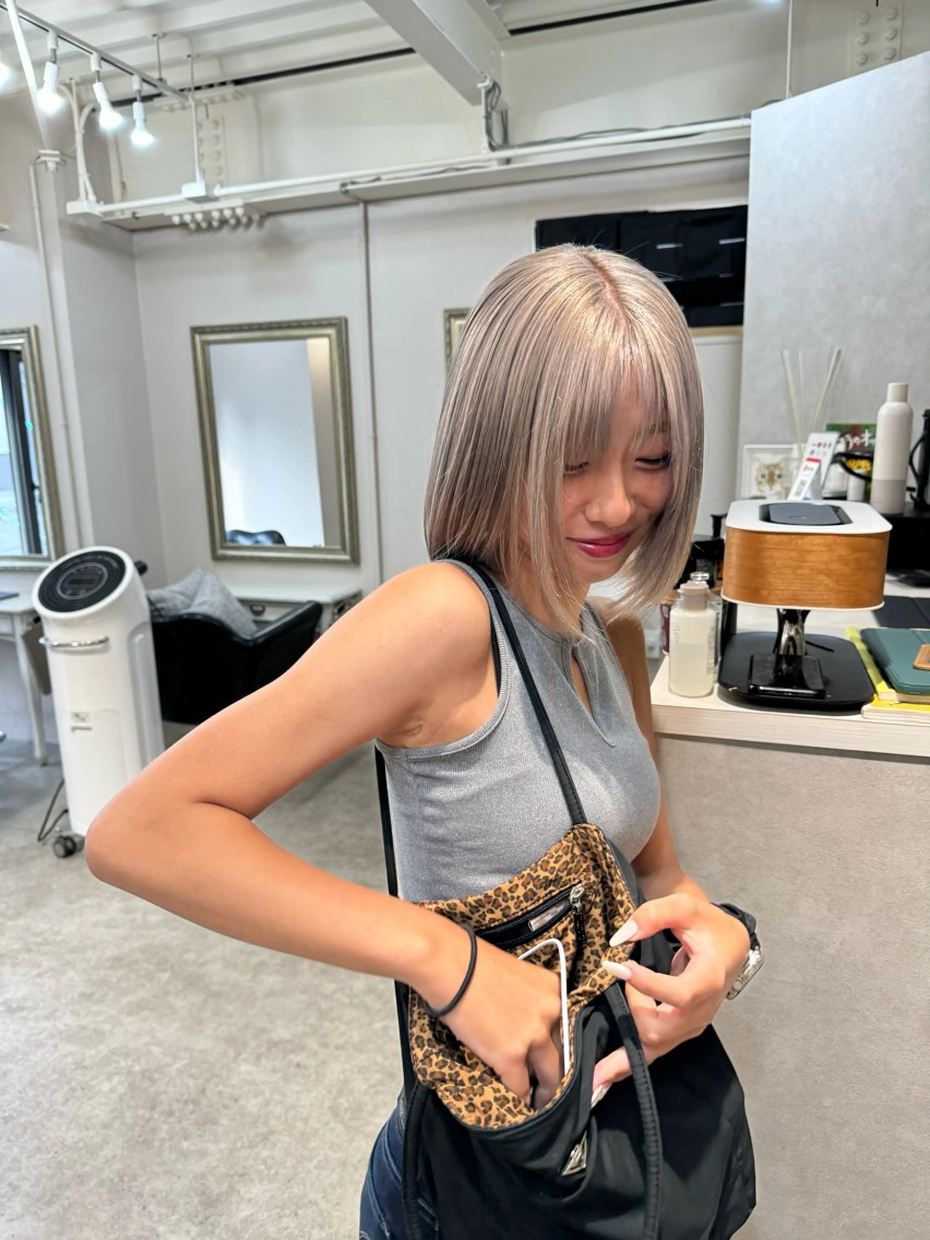 カラー グレージュ ヘアカラー ヒガシ サヨのヘアスタイル