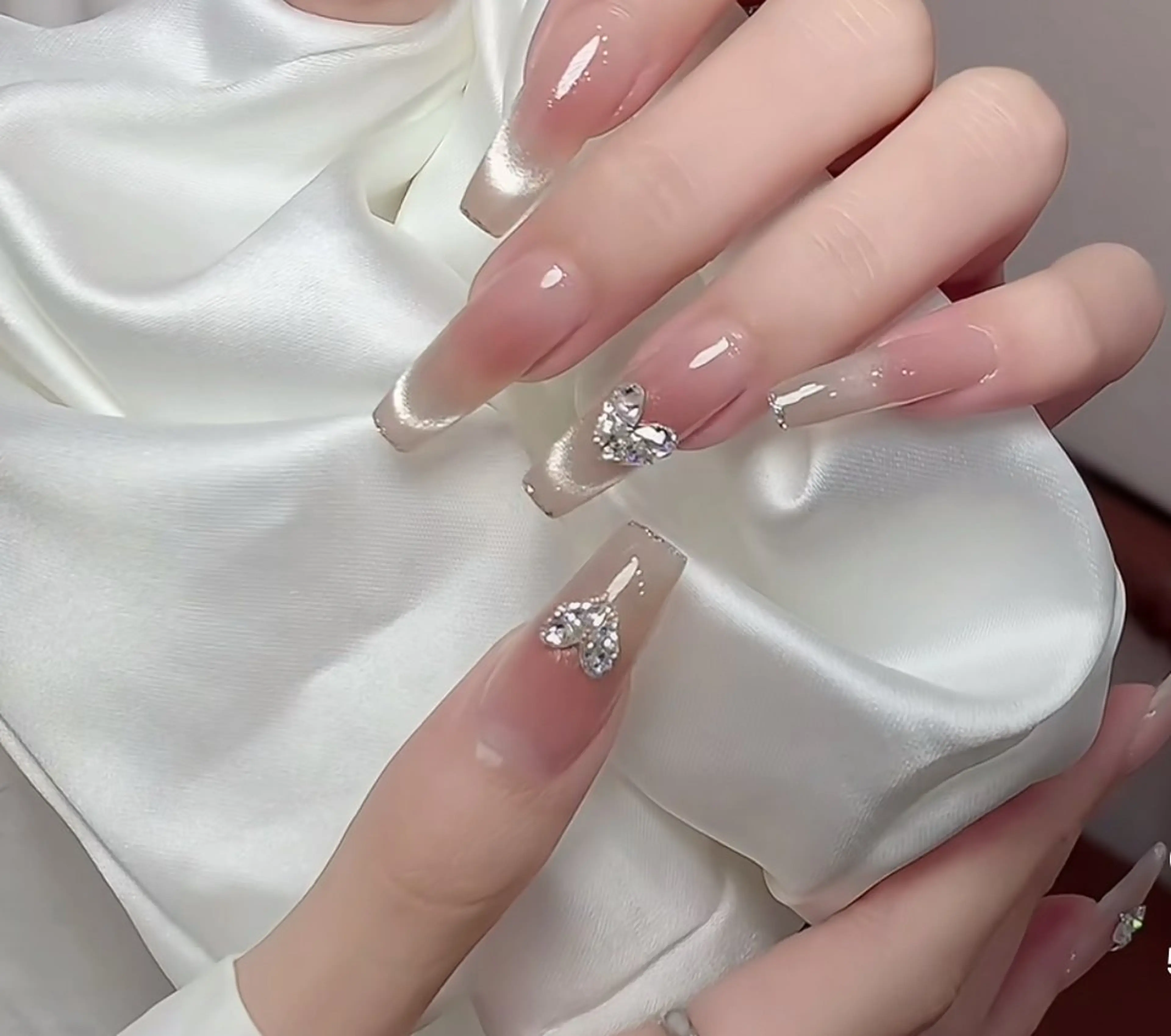 ネイル フレンチネイル マグネットネイル マグネットフレンチ cat‘s nail🐈‍⬛のネイルデザイン