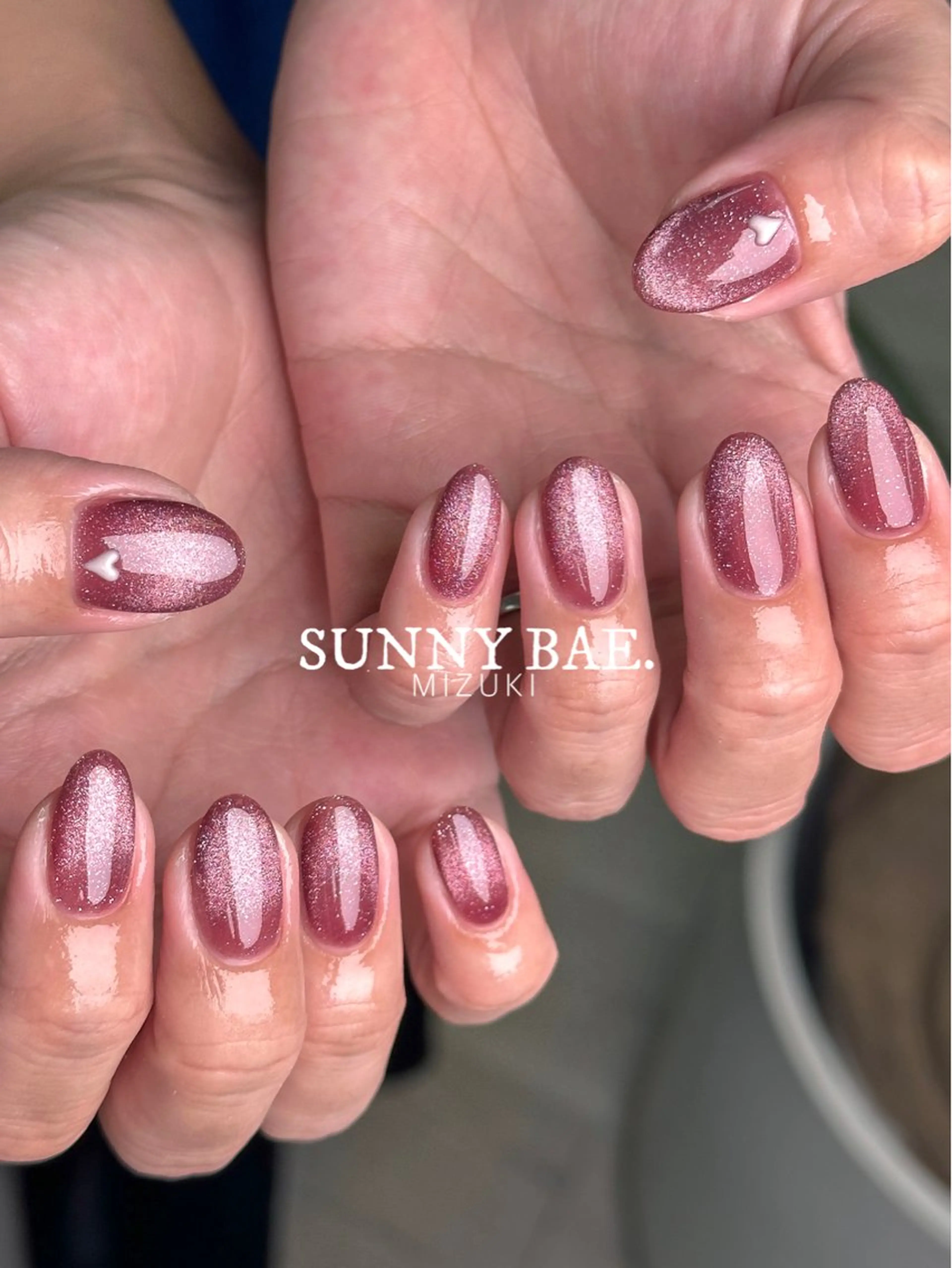 ネイル アートネイル フラッシュネイル フラッシュマグ ハート マグネットネイル ハンドネイル SUNNY BAE. 🌼MIZUKIのネイルデザイン