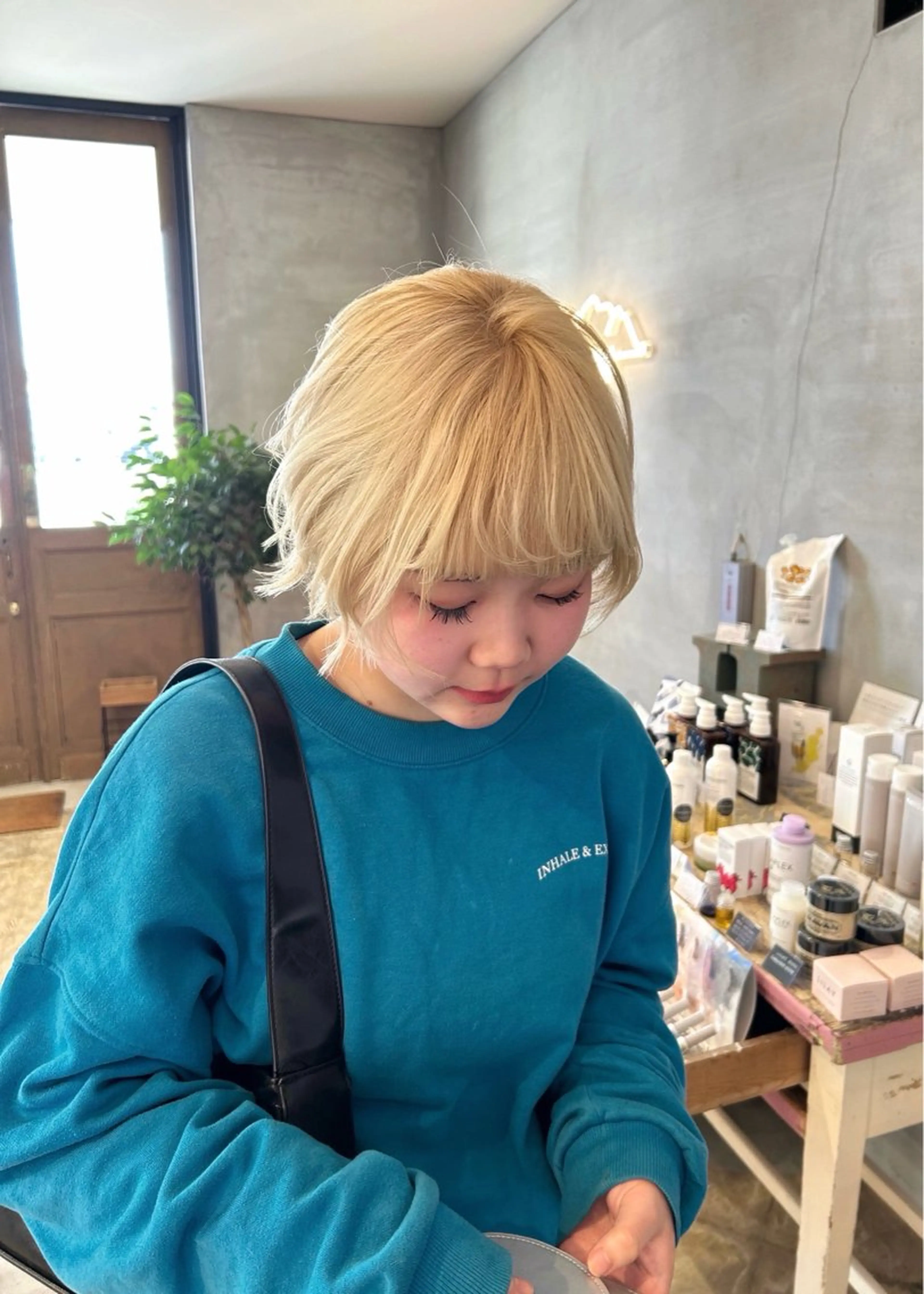 ショート カラー ブロンド ボブ カット ヘアカラー トリートメント hale所属・hale airiのヘアスタイル