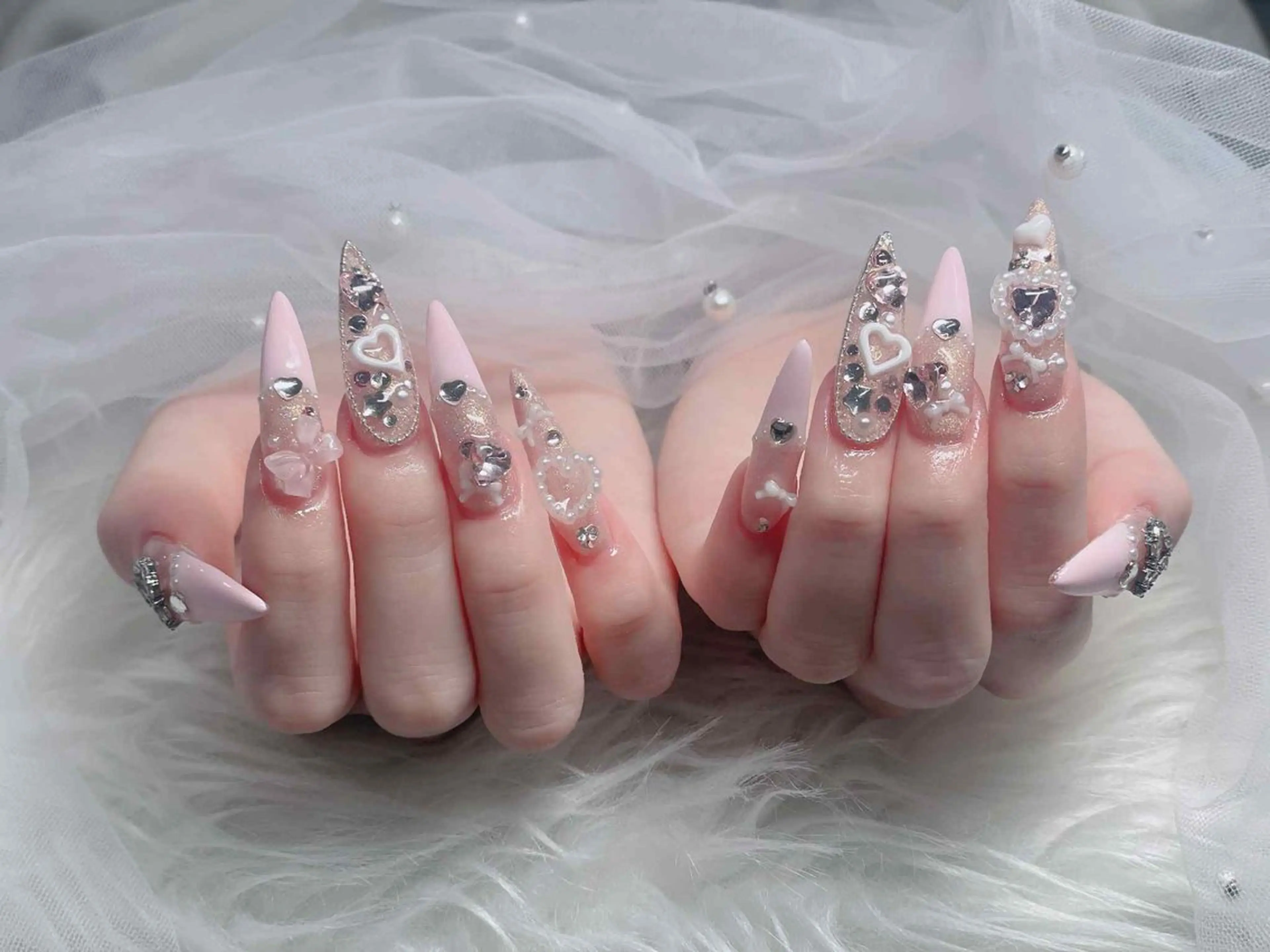 ネイル フレンチネイル ジェルネイル ガラスフレンチ ハロウィン ハート ハンドネイル H.baby Nail Salonのネイルデザイン